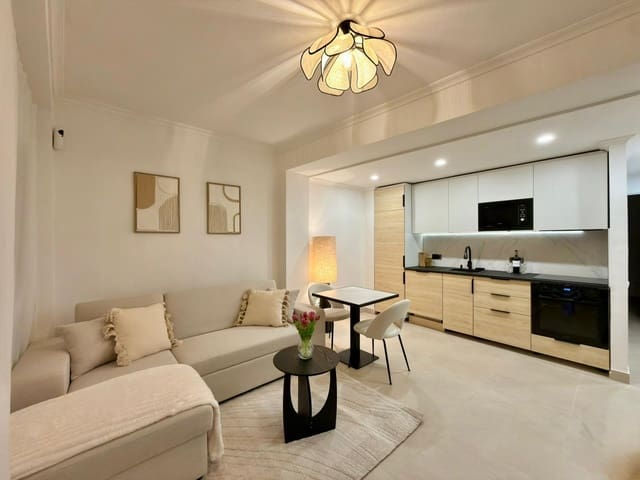 1 slaapkamer Appartement te koop in Avenida Habaneras - Curva de Palangre, Torrevieja met garage - € 135.000 (Ref: 9860888)
