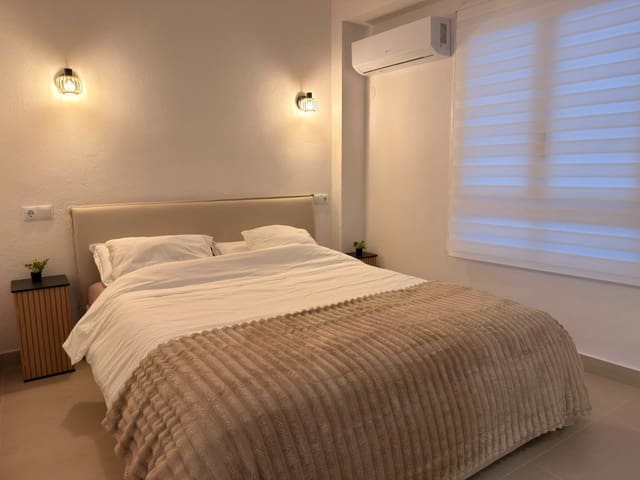 1 slaapkamer Appartement te koop in Avenida Habaneras - Curva de Palangre, Torrevieja met garage - € 135.000 (Ref: 9860888)