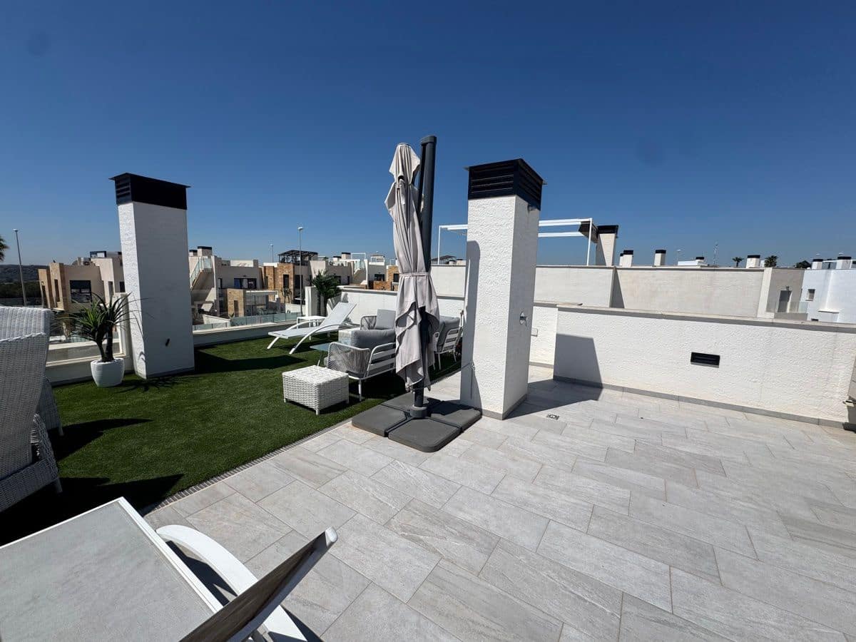 4 soveværelse Villa til salg i Dehesa de Campoamor med swimmingpool - € 619.995 (Ref: 9862108)