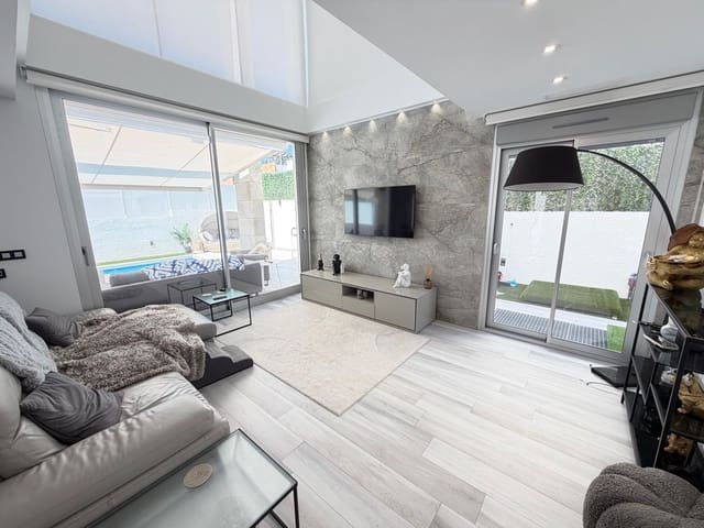 4 soveværelse Villa til salg i Dehesa de Campoamor, Orihuela med swimmingpool - € 619.995 (Ref: 9862108)