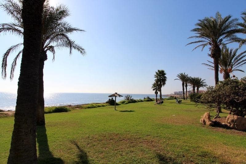 2 quarto Penthouse para venda em Torrevieja com piscina - 258 150 € (Ref: 9865981)