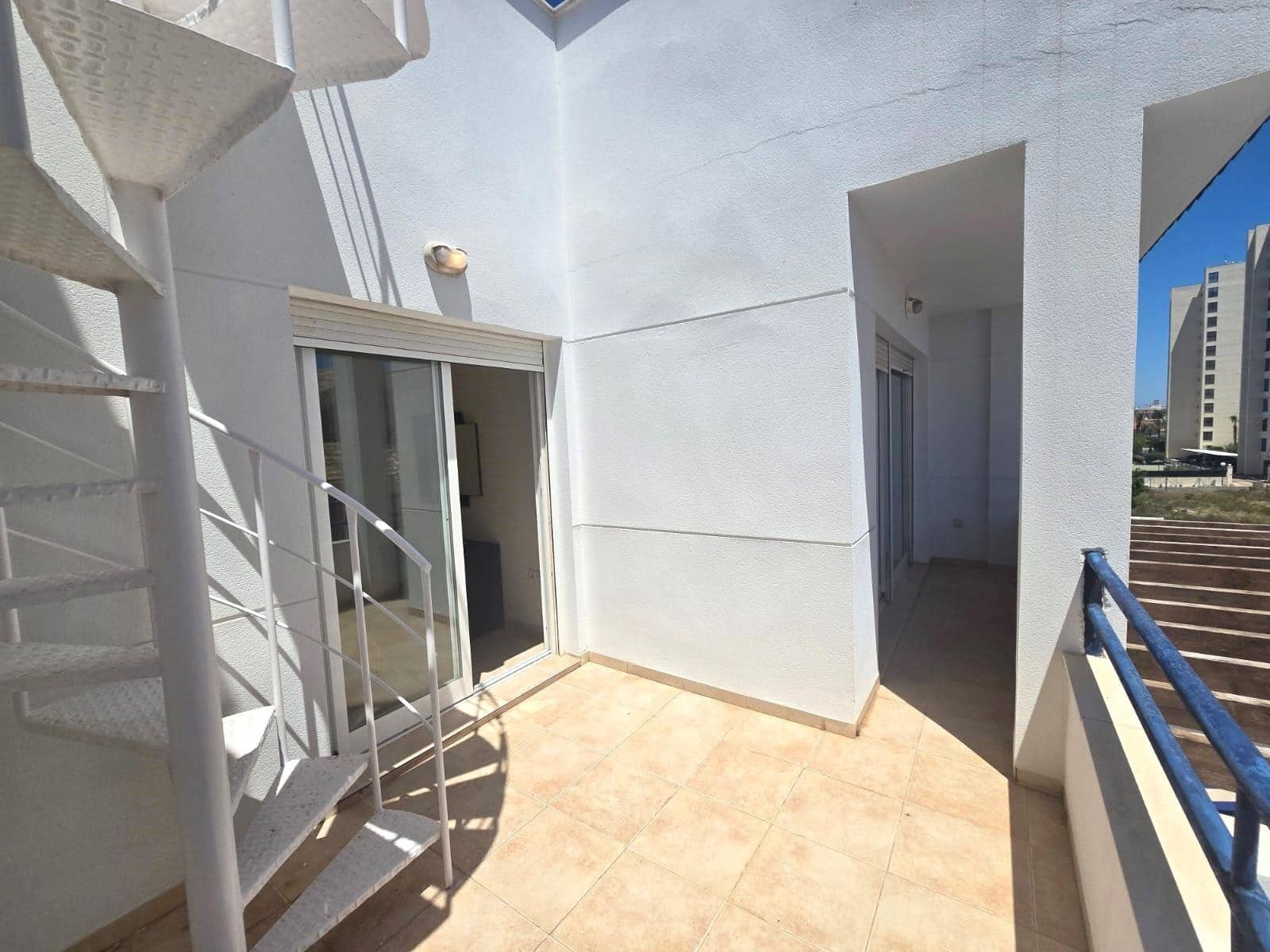 2 quarto Penthouse para venda em Torrevieja com piscina - 258 150 € (Ref: 9865981)
