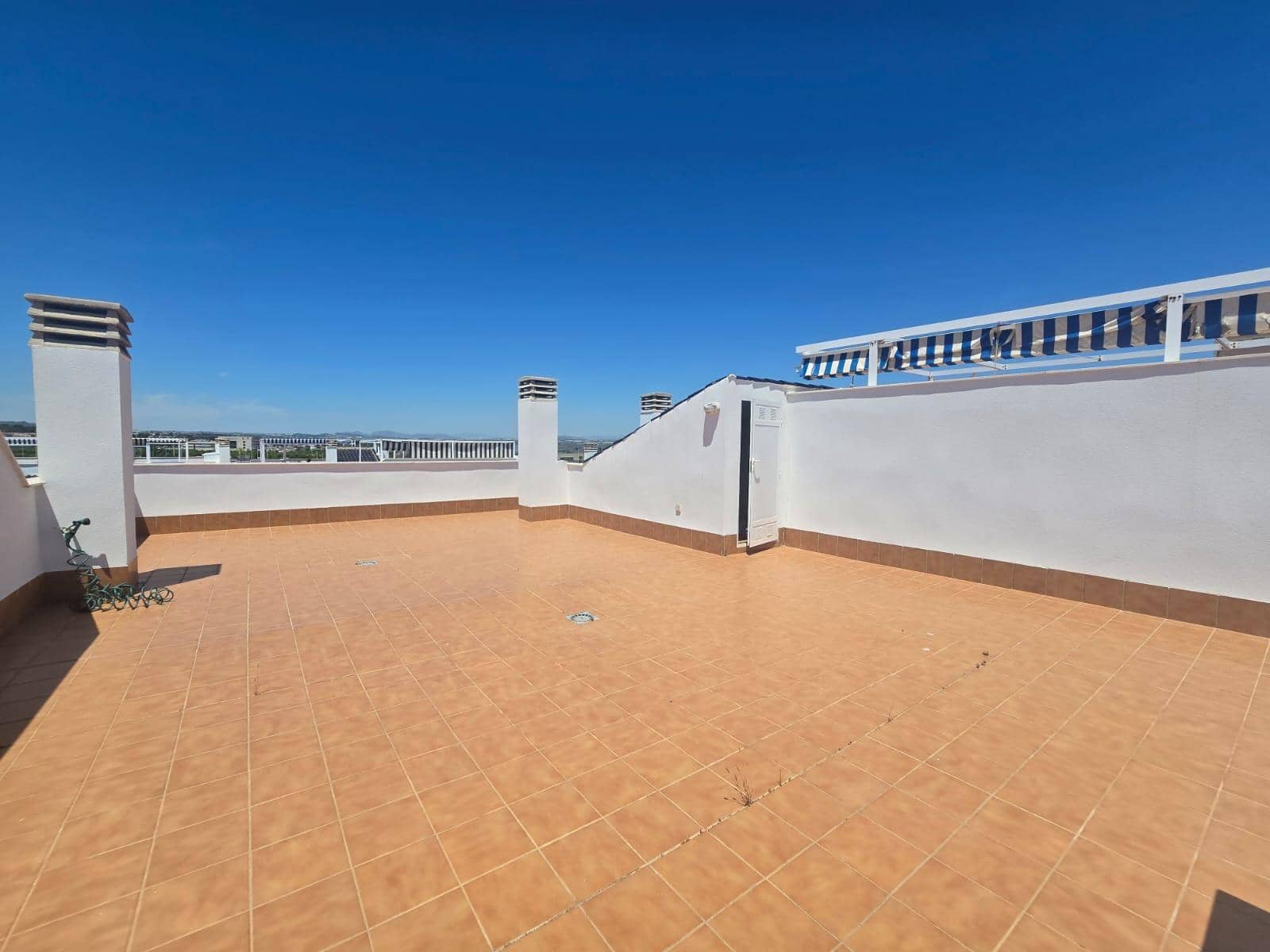2 quarto Penthouse para venda em Torrevieja com piscina - 258 150 € (Ref: 9865981)