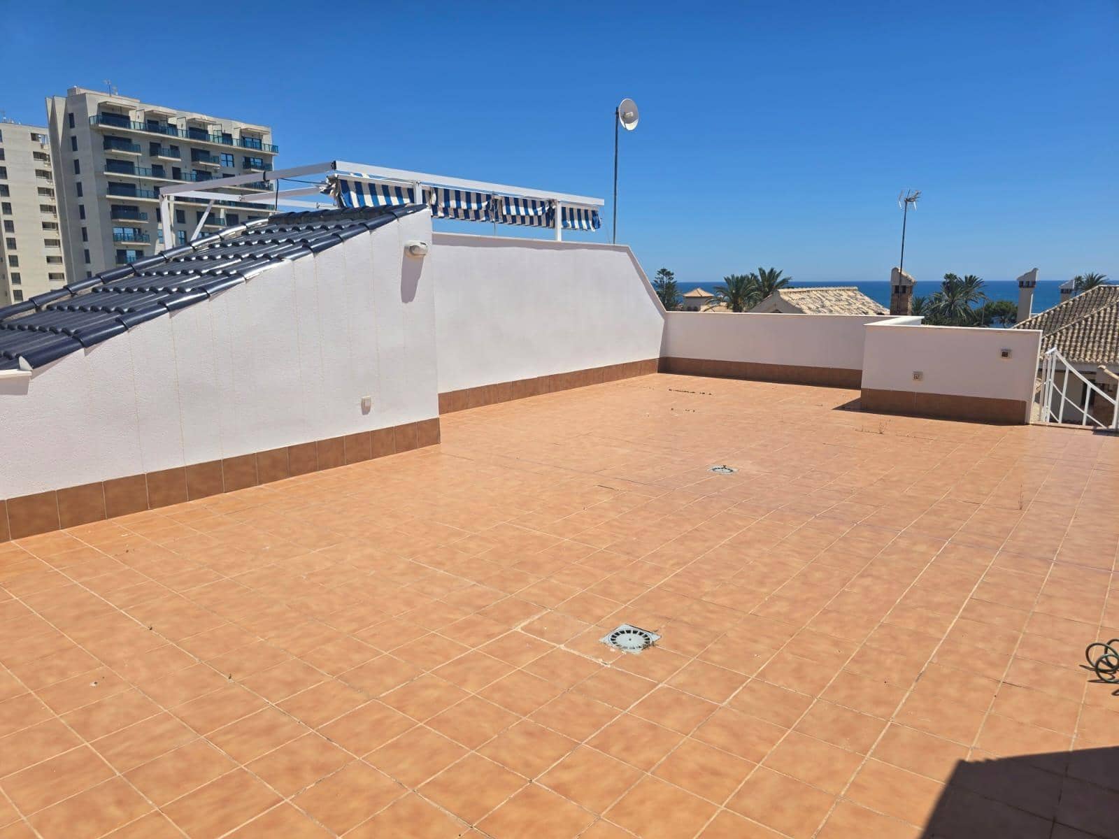 2 quarto Penthouse para venda em Torrevieja com piscina - 258 150 € (Ref: 9865981)