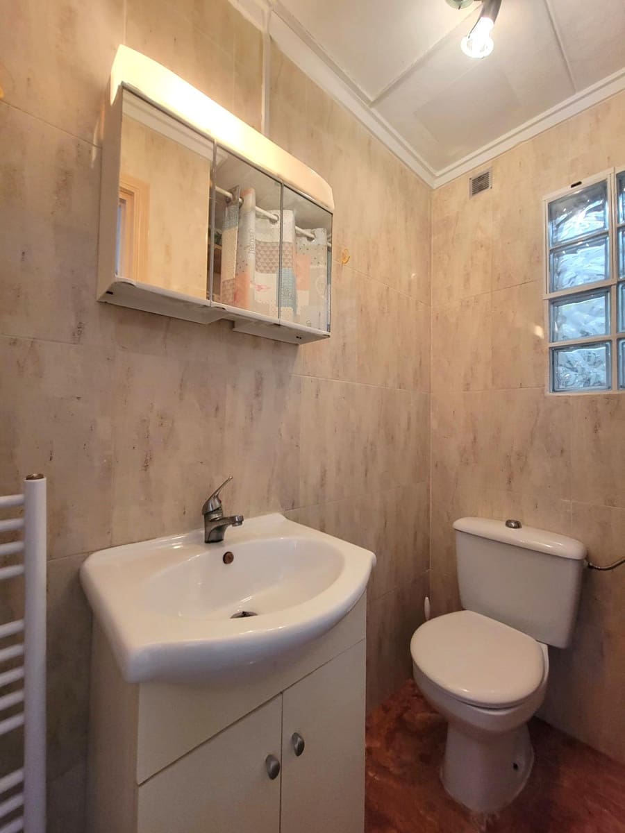 2 makuuhuone Omakotitalo myytävänä paikassa Torrevieja - 138 000 € (Ref: 9865982)