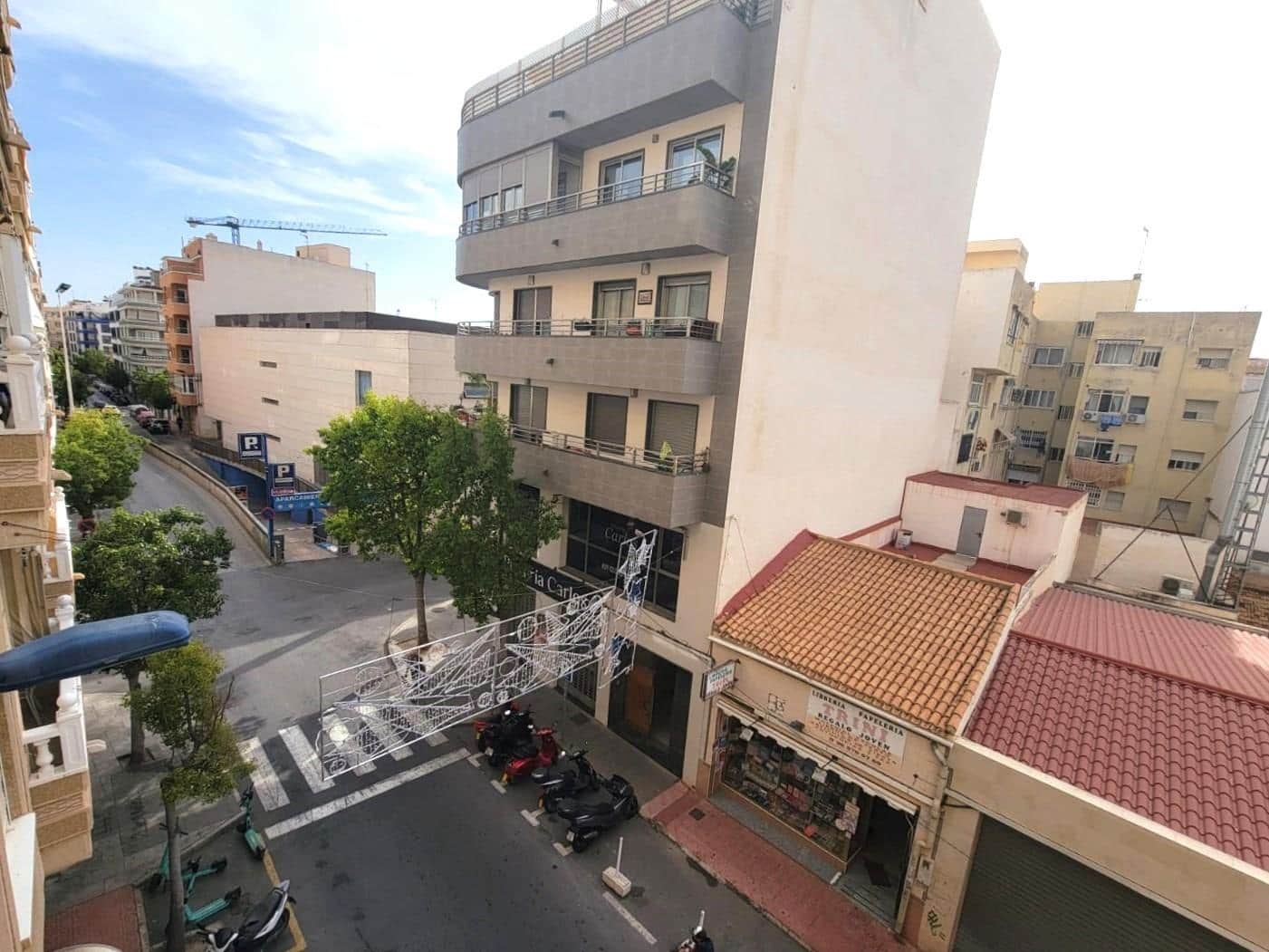 Apartamento de 2 habitaciones en Torrevieja en venta con piscina - 144.228 € (Ref: 9865984)