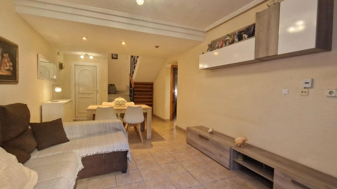 2 bedroom Townhouse for sale in Torrevieja with pool - € 210,000 (Ref: 9865993)