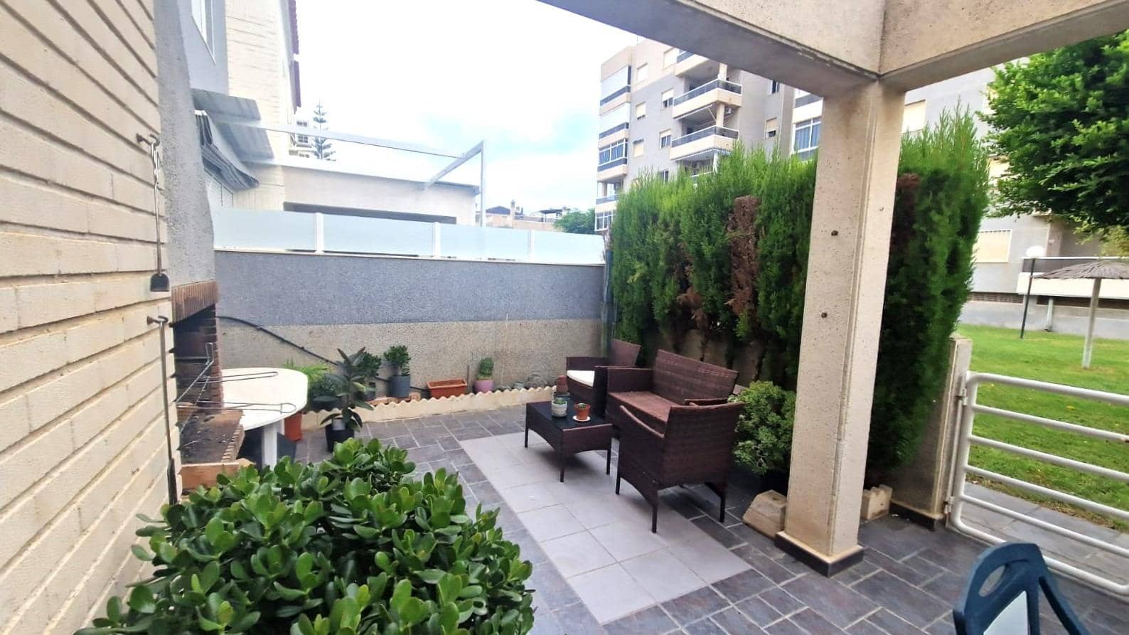 2 bedroom Townhouse for sale in Torrevieja with pool - € 210,000 (Ref: 9865993)
