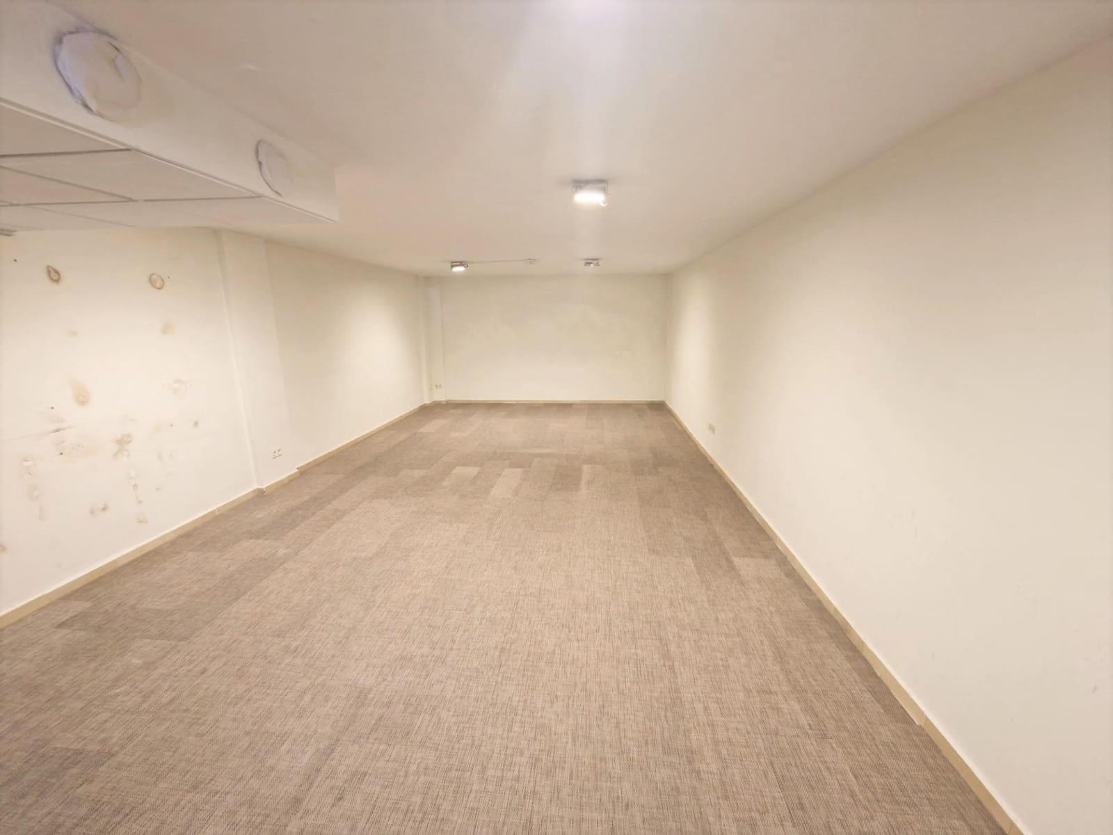 Kommersiell til salgs i Guardamar del Segura - € 275 000 (Ref: 9865994)
