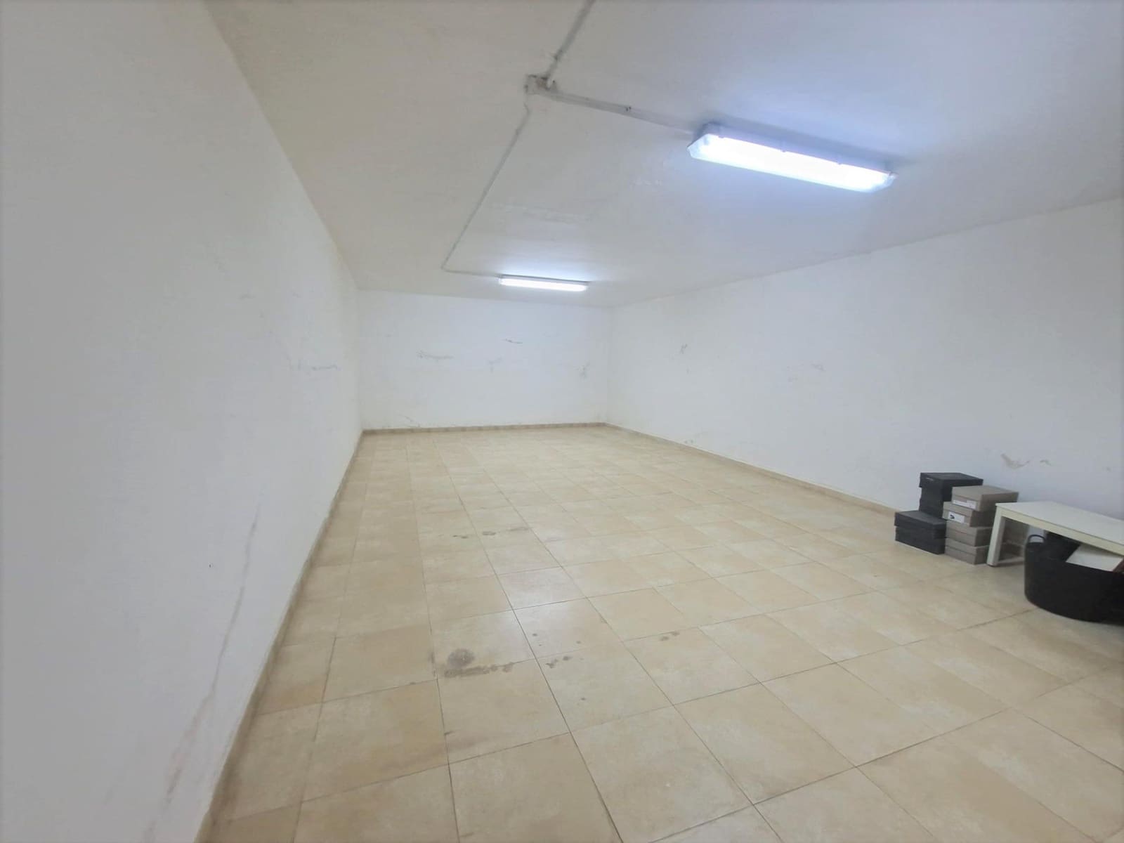 Kommersiell til salgs i Guardamar del Segura - € 275 000 (Ref: 9865994)