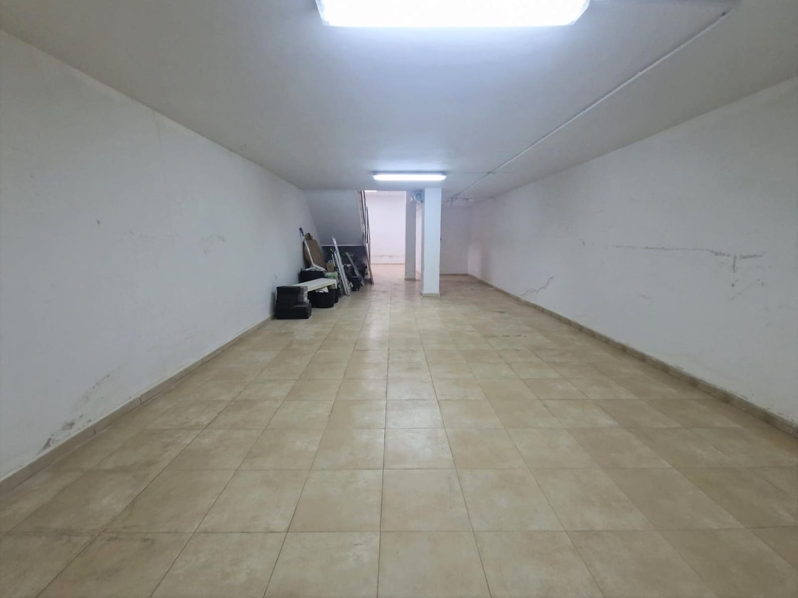 Kommersiell til salgs i Guardamar del Segura - € 275 000 (Ref: 9865994)