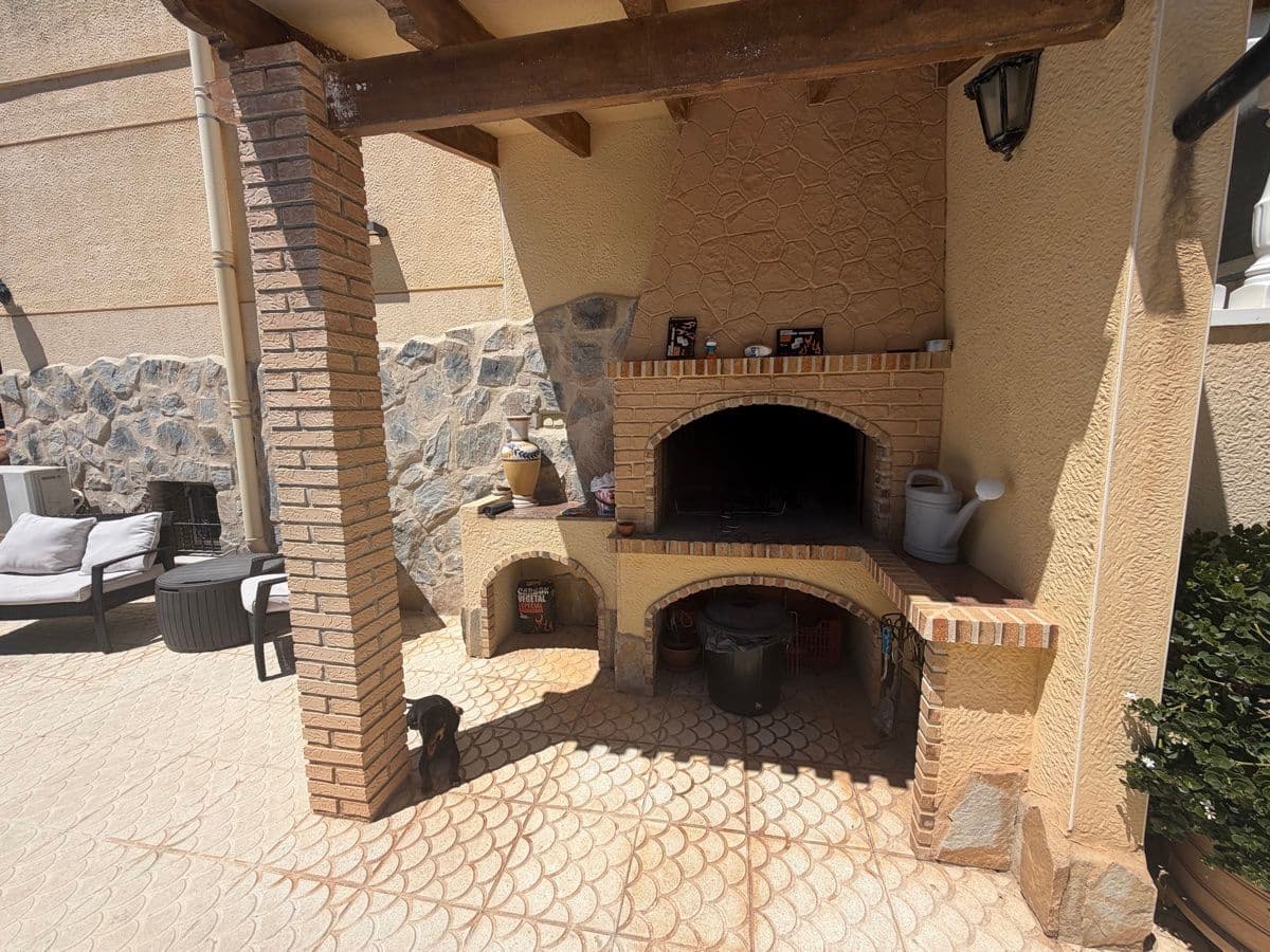 4 soveværelse Villa til salg i Torrevieja med swimmingpool - € 490.000 (Ref: 9866650)