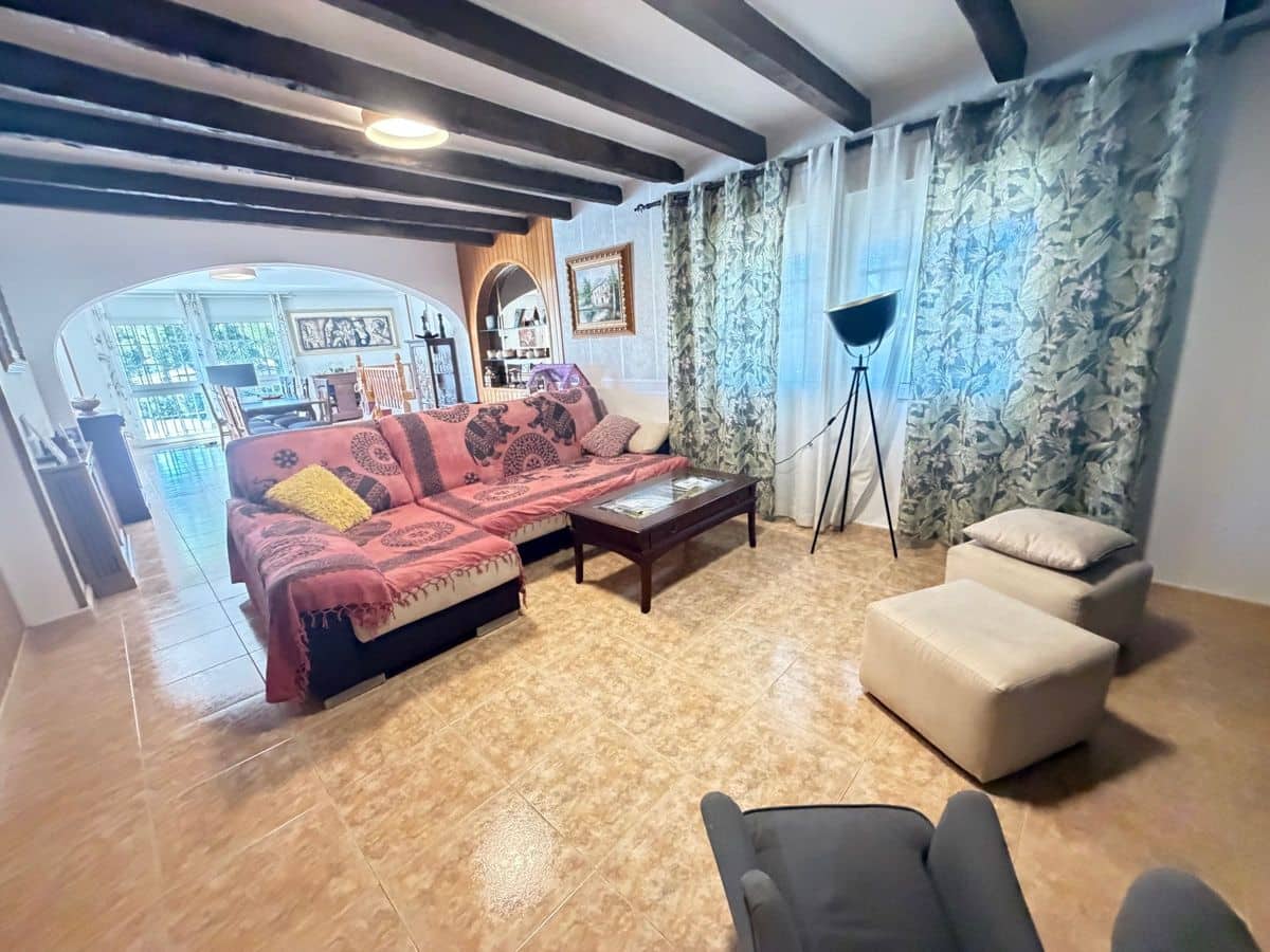 4 soveværelse Villa til salg i Torrevieja med swimmingpool - € 490.000 (Ref: 9866650)