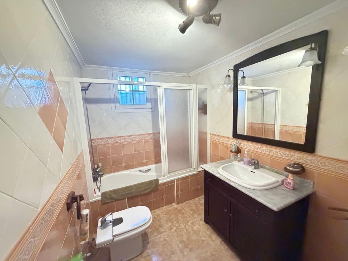 4 soveværelse Villa til salg i Torrevieja med swimmingpool - € 490.000 (Ref: 9866650)