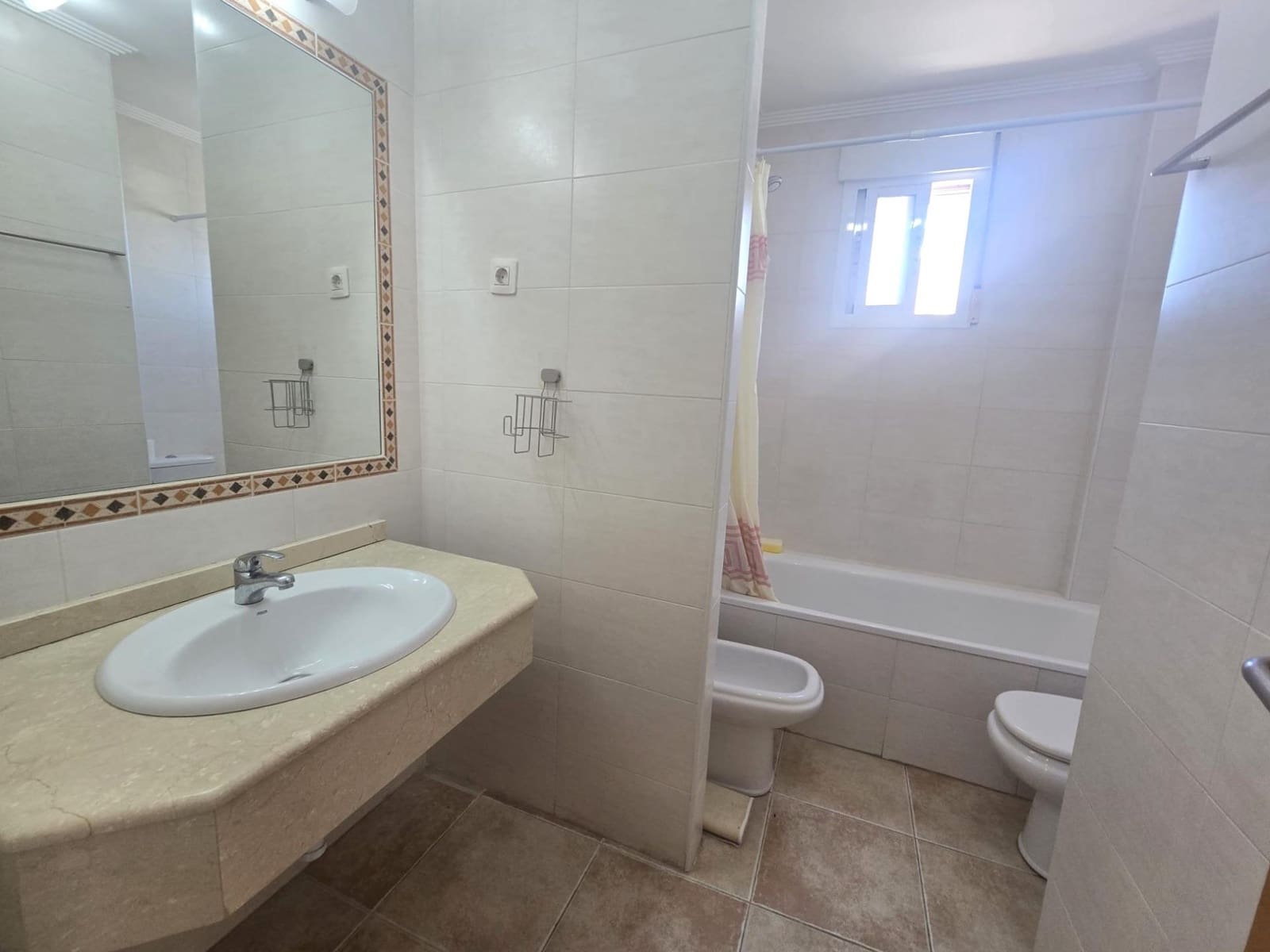 3 makuuhuone Kattohuoneisto myytävänä paikassa Torrevieja mukana uima-altaan - 295 000 € (Ref: 9869495)