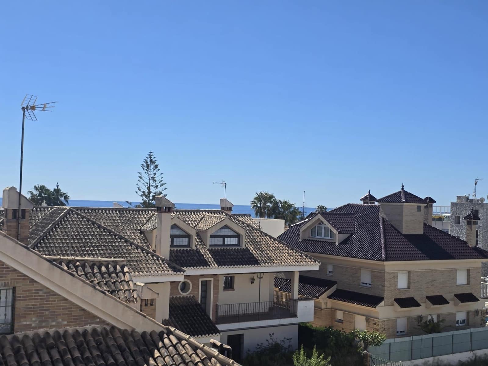 3 makuuhuone Kattohuoneisto myytävänä paikassa Torrevieja mukana uima-altaan - 295 000 € (Ref: 9869495)