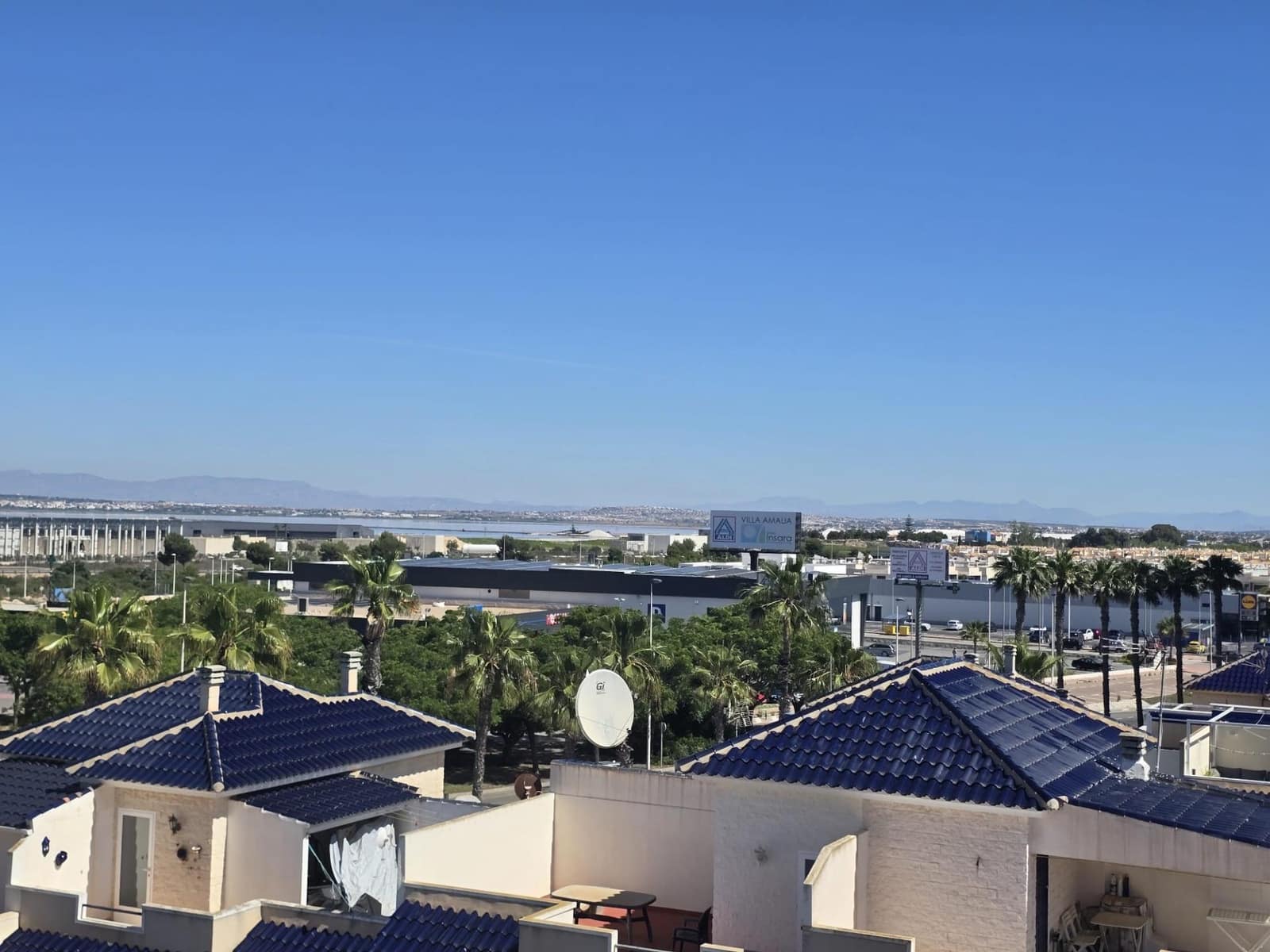 3 makuuhuone Kattohuoneisto myytävänä paikassa Torrevieja mukana uima-altaan - 295 000 € (Ref: 9869495)