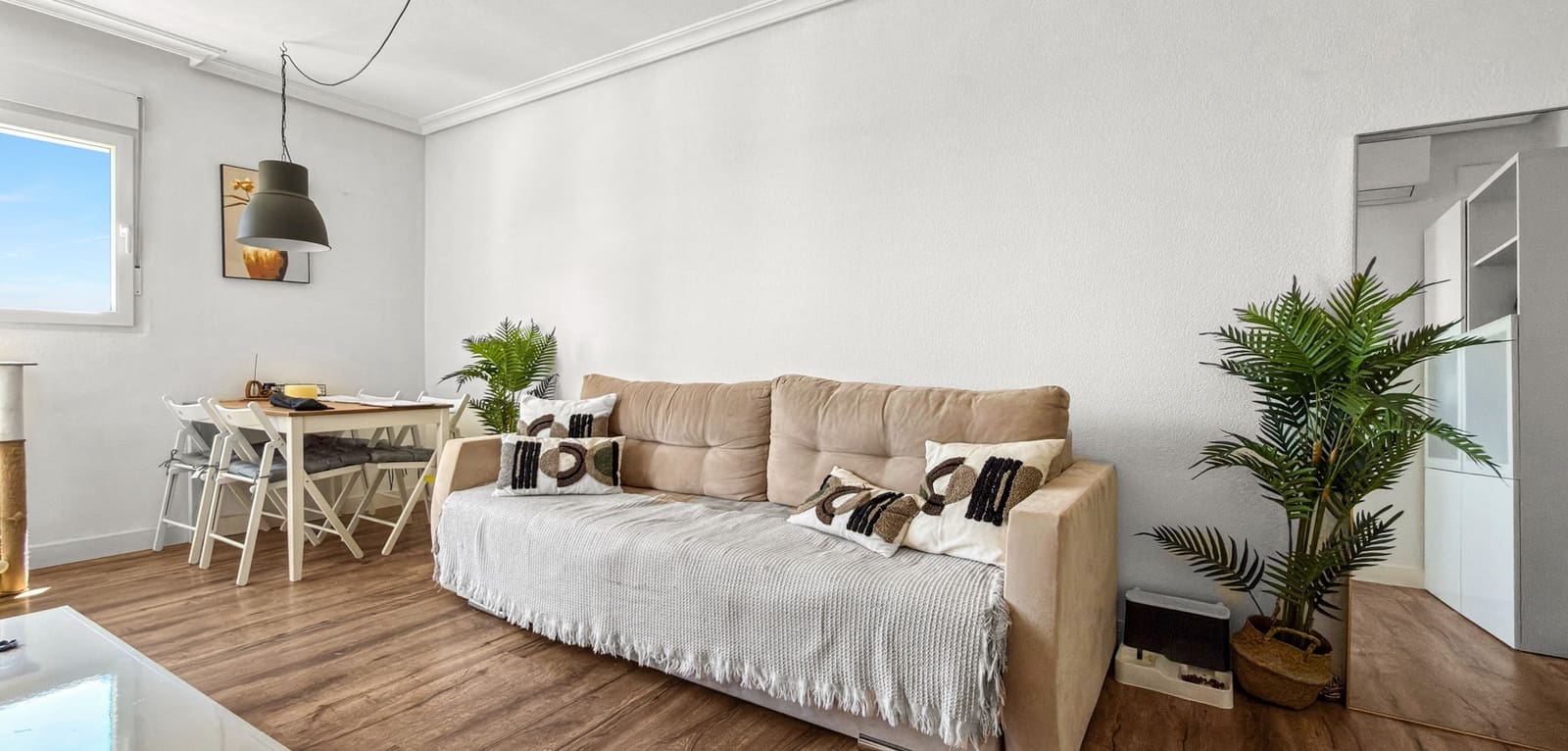 Apartamento de 2 habitaciones en Torrevieja en venta con piscina - 149.000 € (Ref: 9869496)