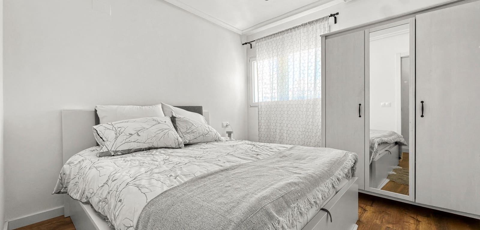 Apartamento de 2 habitaciones en Torrevieja en venta con piscina - 149.000 € (Ref: 9869496)