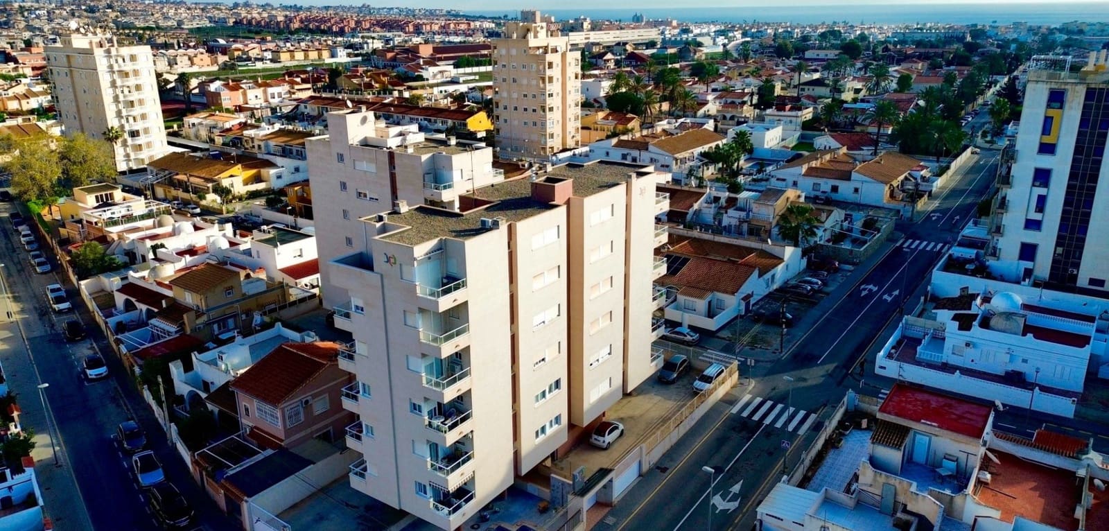 Apartamento de 2 habitaciones en Torrevieja en venta con piscina - 149.000 € (Ref: 9869496)