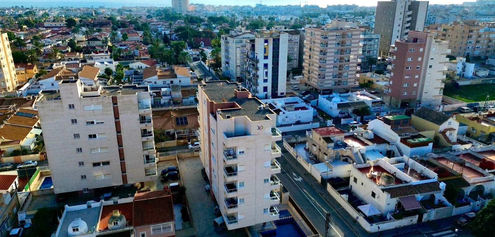 Apartamento de 2 habitaciones en Torrevieja en venta con piscina - 149.000 € (Ref: 9869496)