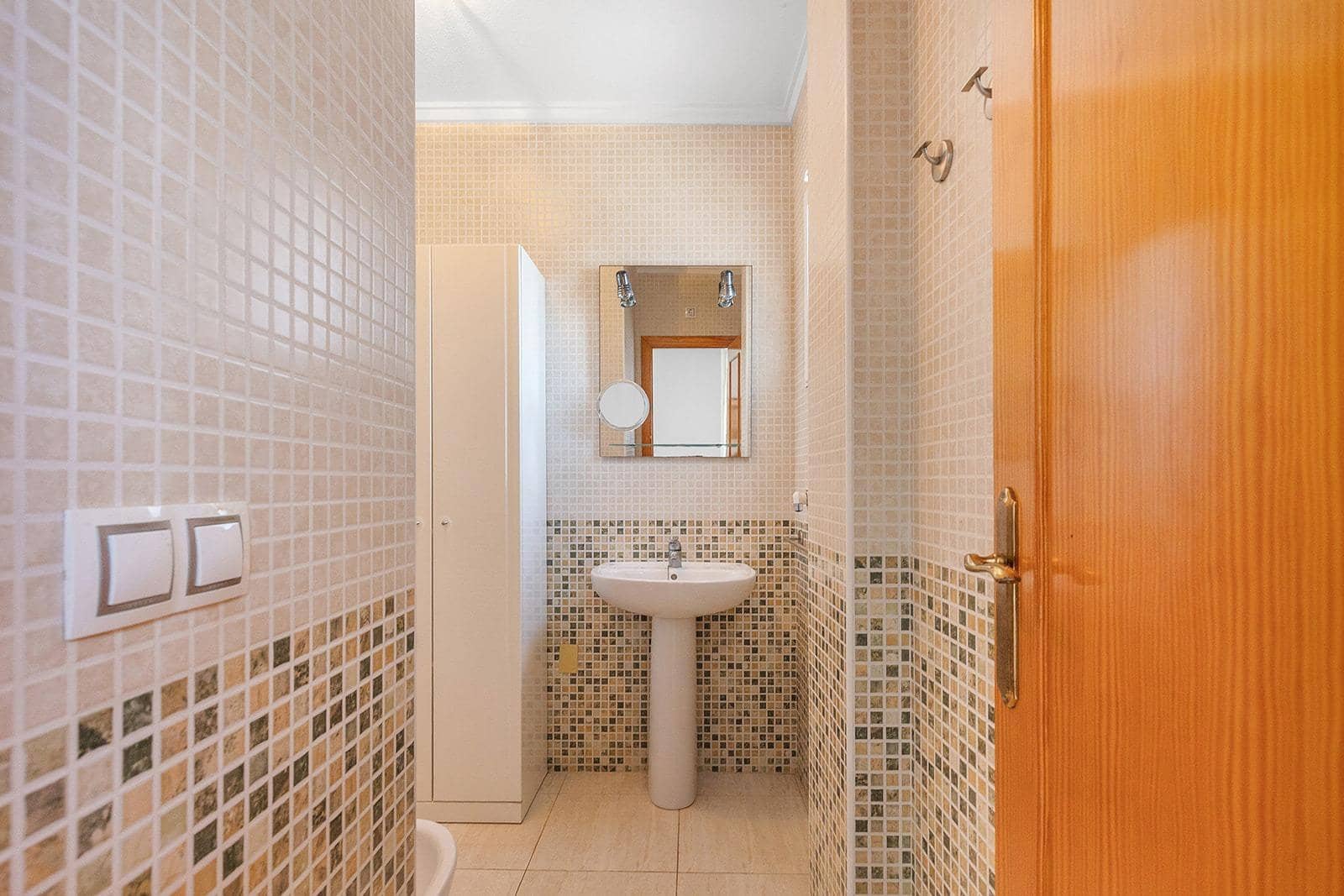 3 chambre Penthouse à vendre à Torrevieja avec piscine - 213 500 € (Ref: 9873212)