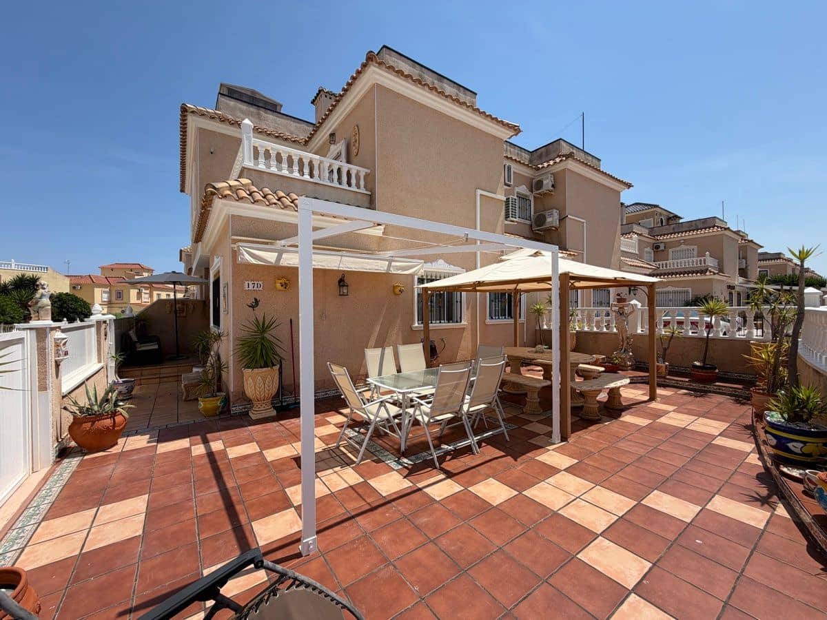 2 Zimmer Haus zu verkaufen in La Zenia mit Pool - 269.000 € (Ref: 9874250)