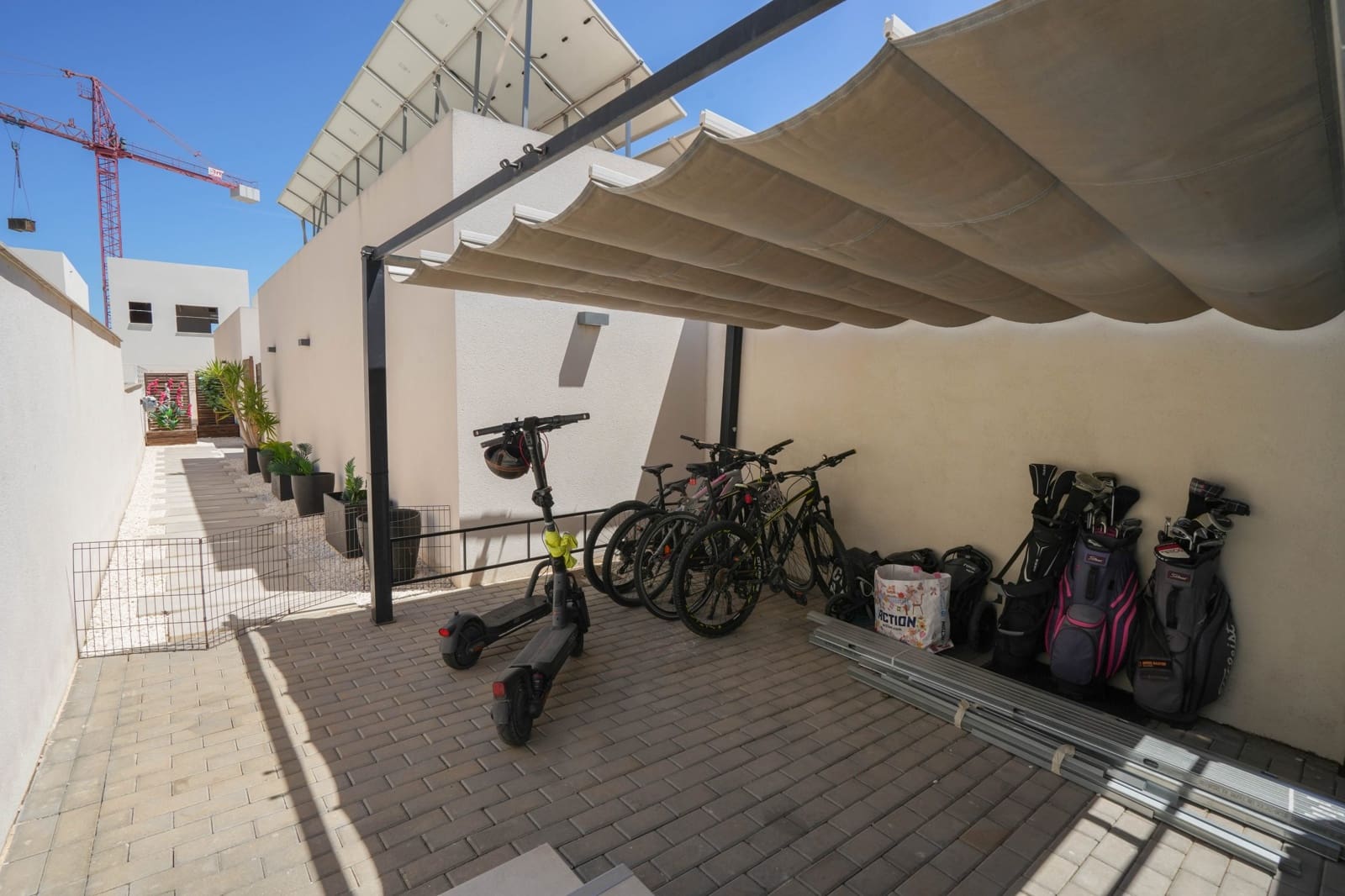 4 bedroom Villa for sale in Benijofar with pool garage - € 690,000 (Ref: 9876954)