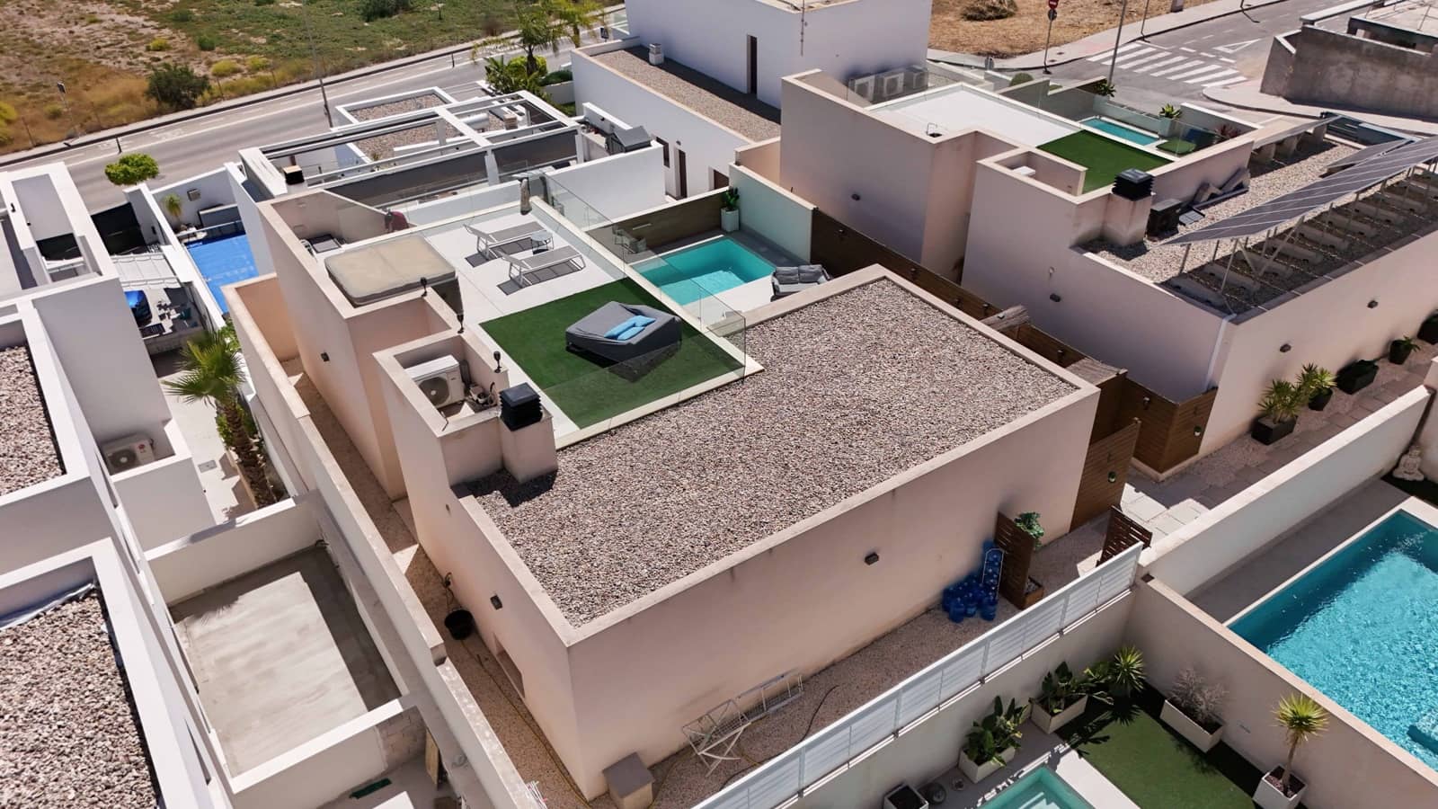 4 bedroom Villa for sale in Benijofar with pool garage - € 690,000 (Ref: 9876954)