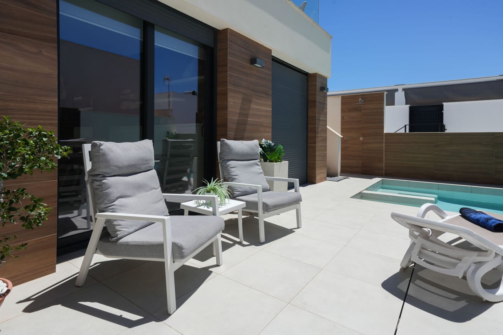 4 bedroom Villa for sale in Benijofar with pool garage - € 690,000 (Ref: 9876954)