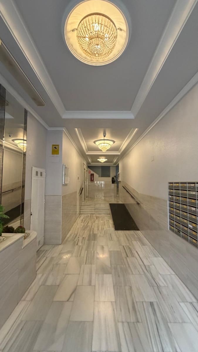 Apartment for sale in Torrevieja with pool - € 149,000 (Ref: 9877296)