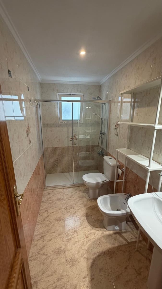 Apartment for sale in Torrevieja with pool - € 149,000 (Ref: 9877296)