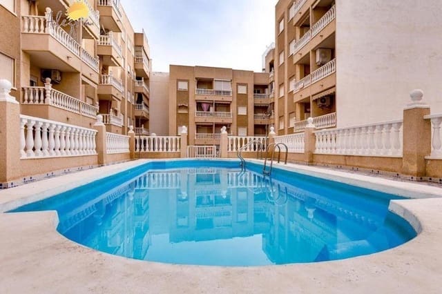 Apartment for sale in Las Piscinas Naturales, Torrevieja with pool - € 149,000 (Ref: 9877296)