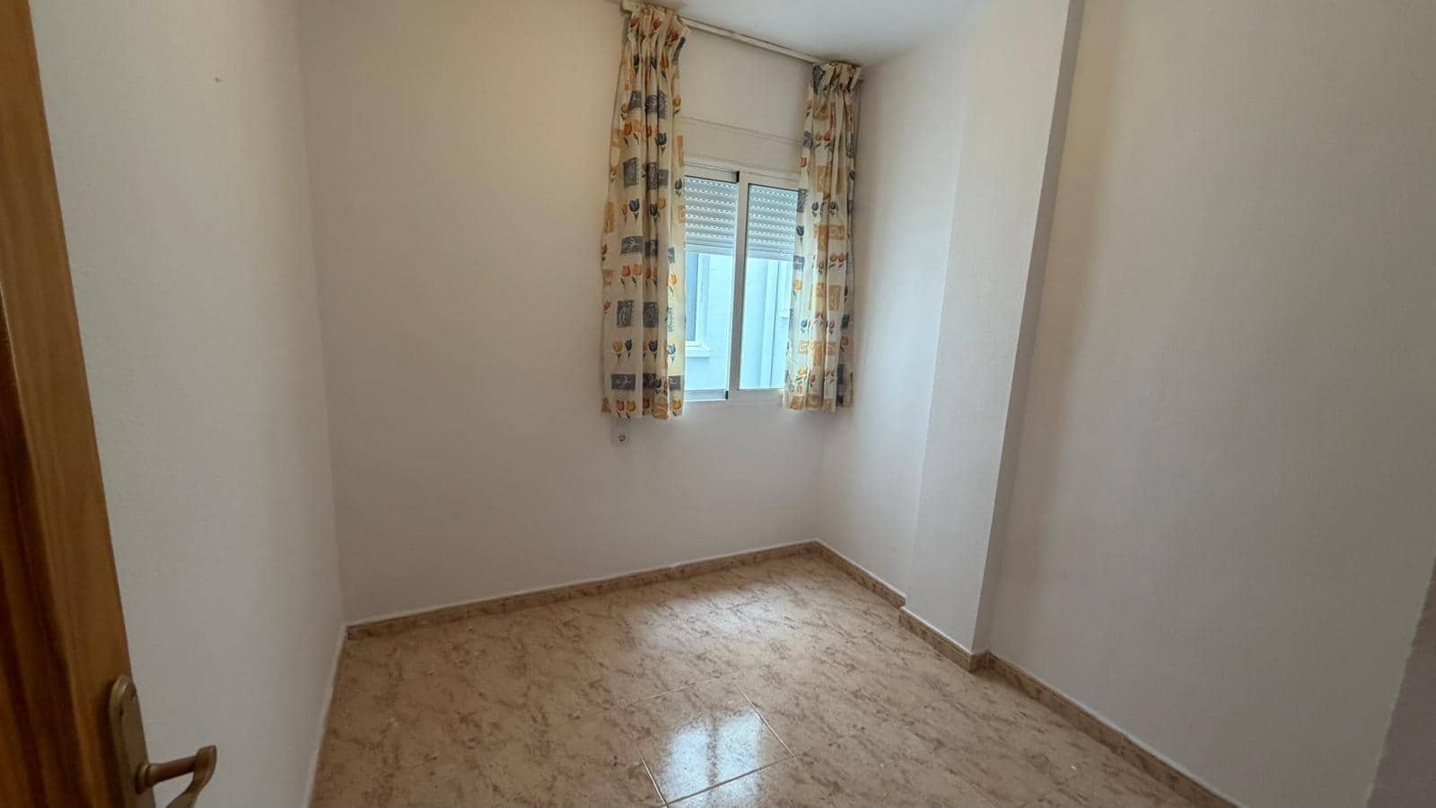Apartment for sale in Torrevieja with pool - € 149,000 (Ref: 9877296)