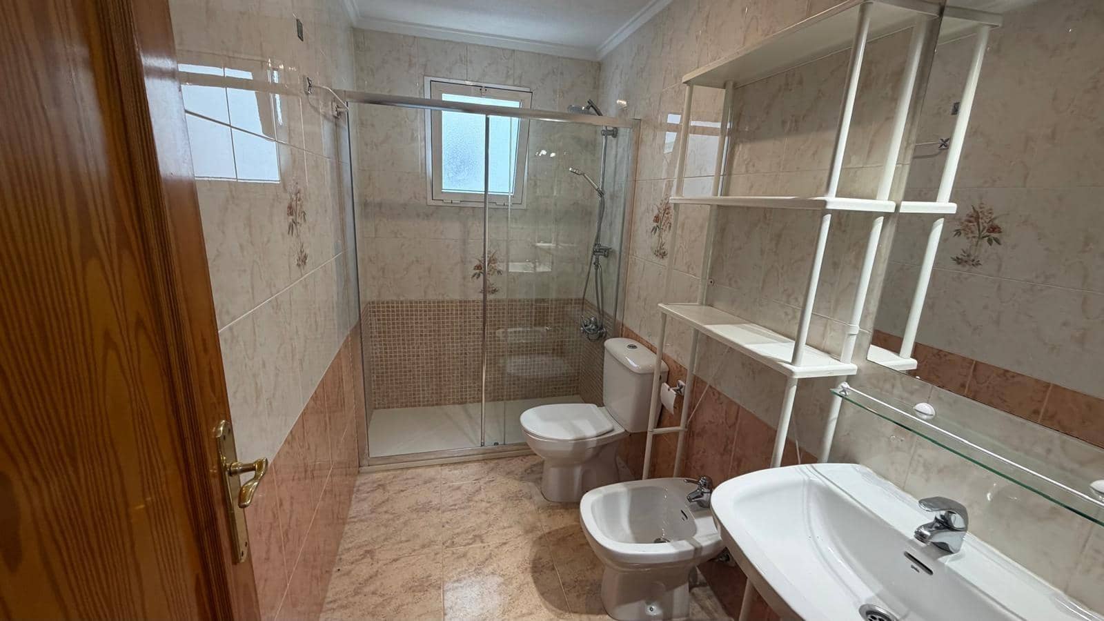 Apartment for sale in Torrevieja with pool - € 149,000 (Ref: 9877296)