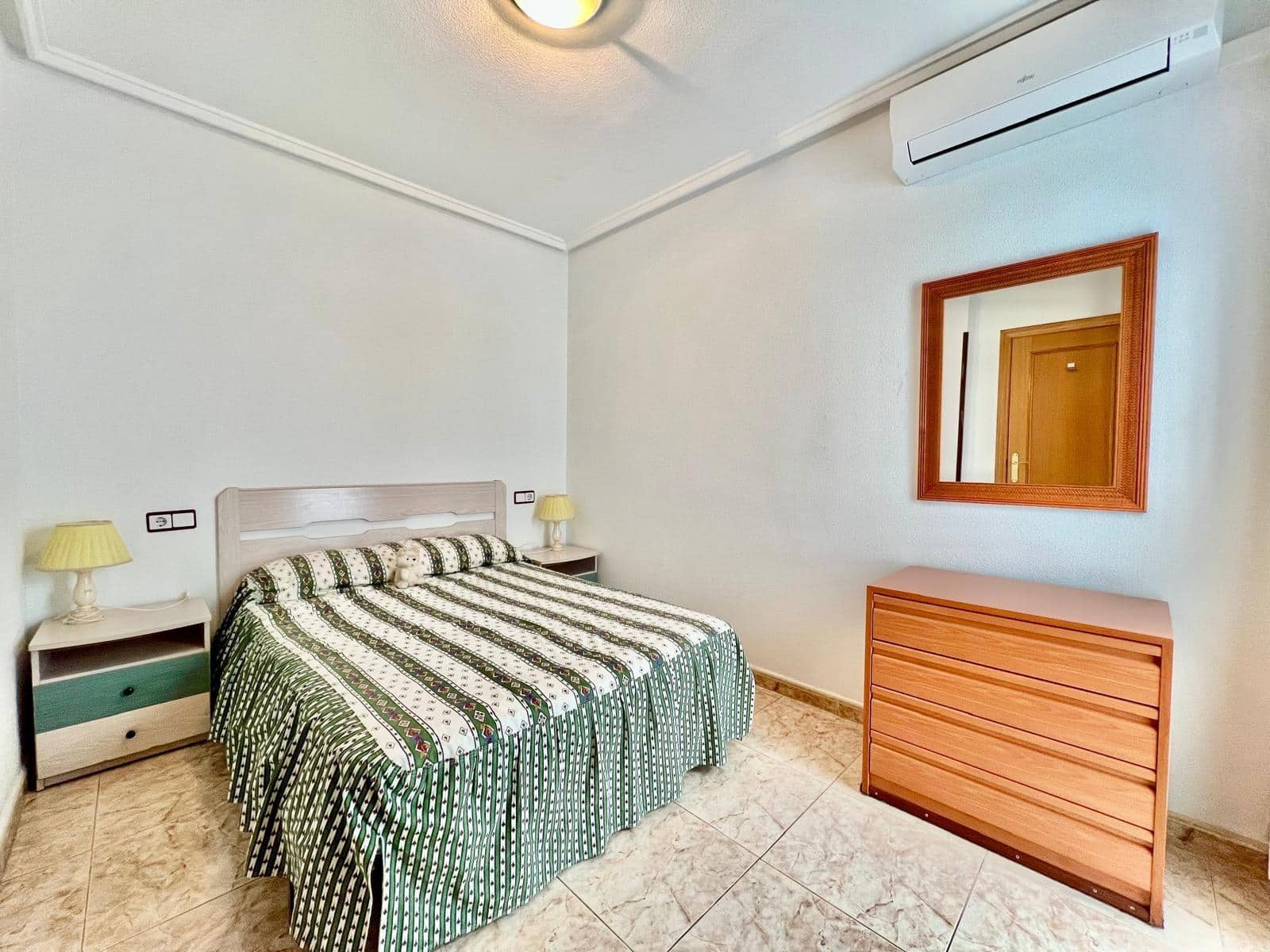 2 Zimmer Apartment zu verkaufen in Torrevieja - 169.900 € (Ref: 9877301)