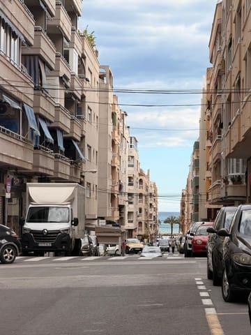 1 Zimmer Apartment zu verkaufen in Avenida Habaneras - Curva de Palangre, Torrevieja - 147.000 € (Ref: 9877307)