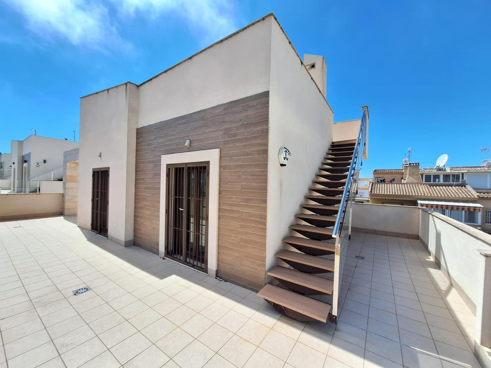 2 quarto Moradia para venda em Torrevieja com piscina - 850 000 € (Ref: 9877309)
