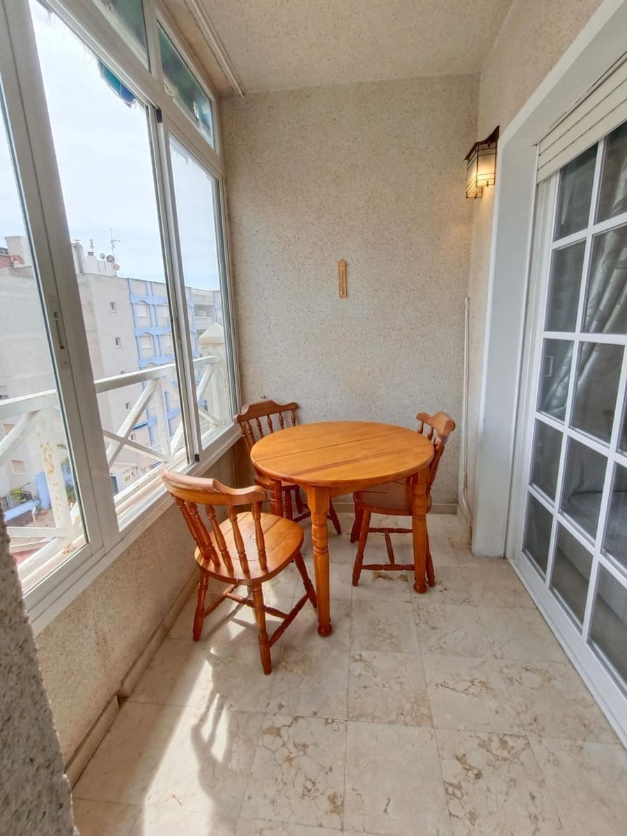 Apartamento en Torrevieja en venta - 125.000 € (Ref: 9877310)