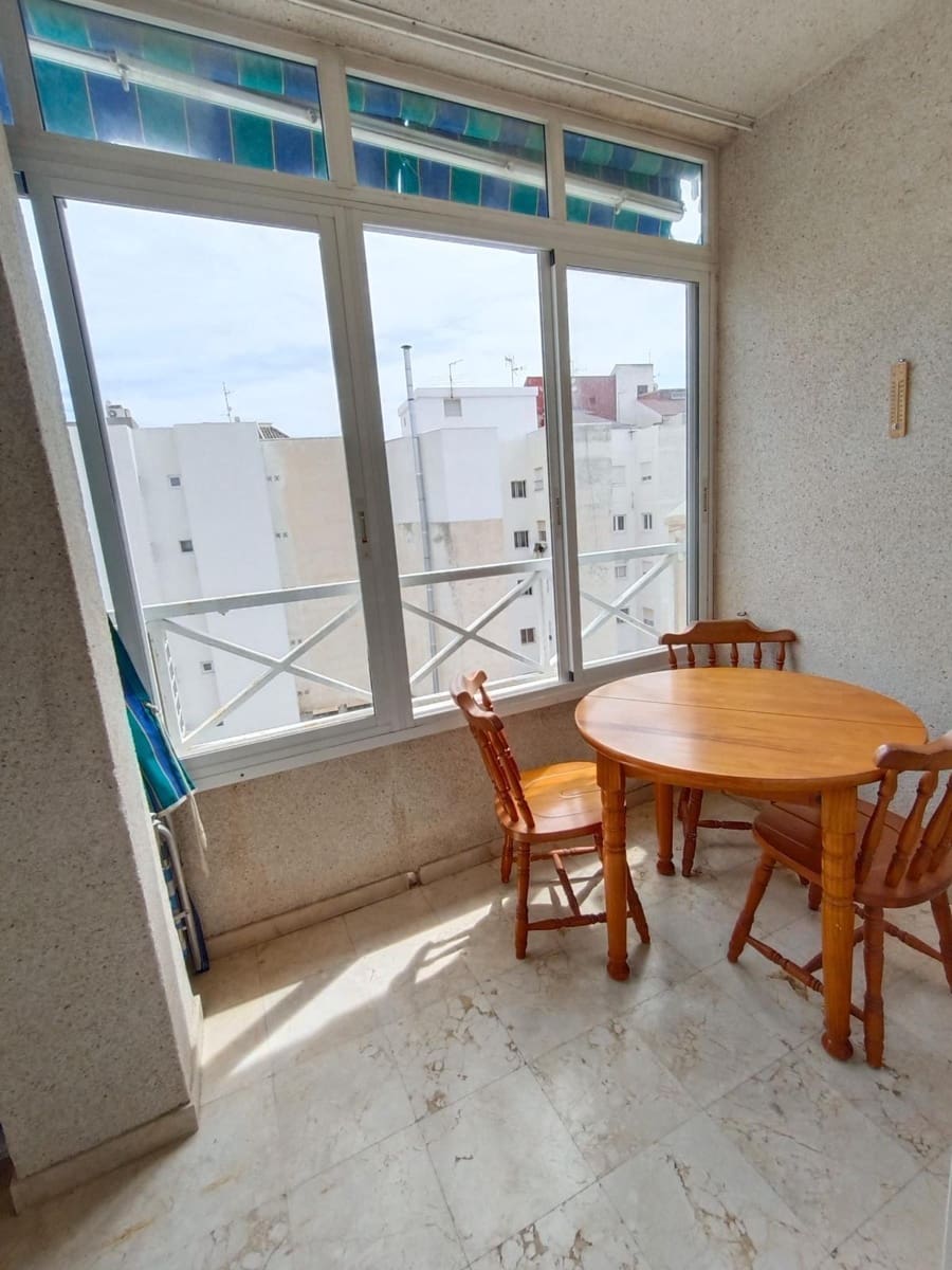 Apartamento en Torrevieja en venta - 125.000 € (Ref: 9877310)