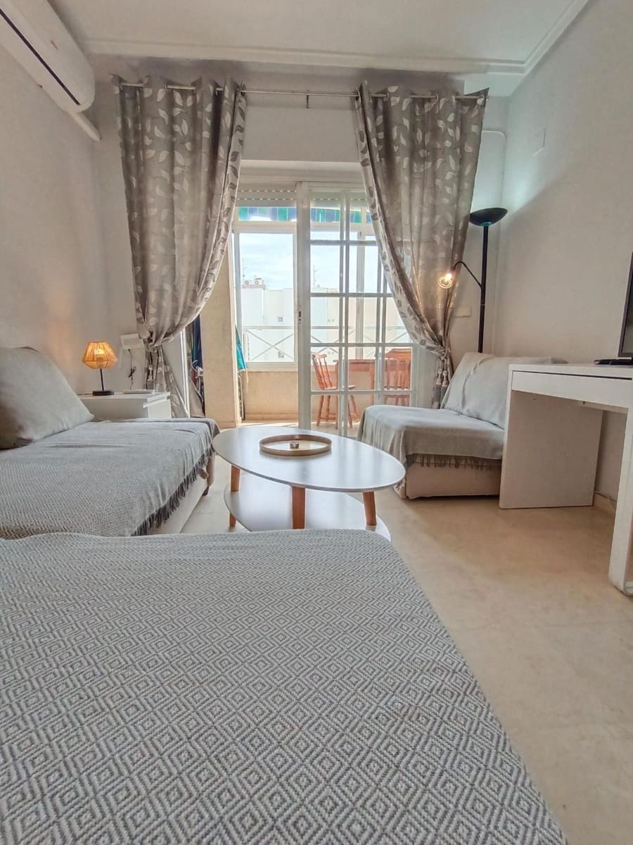 Apartamento en Torrevieja en venta - 125.000 € (Ref: 9877310)