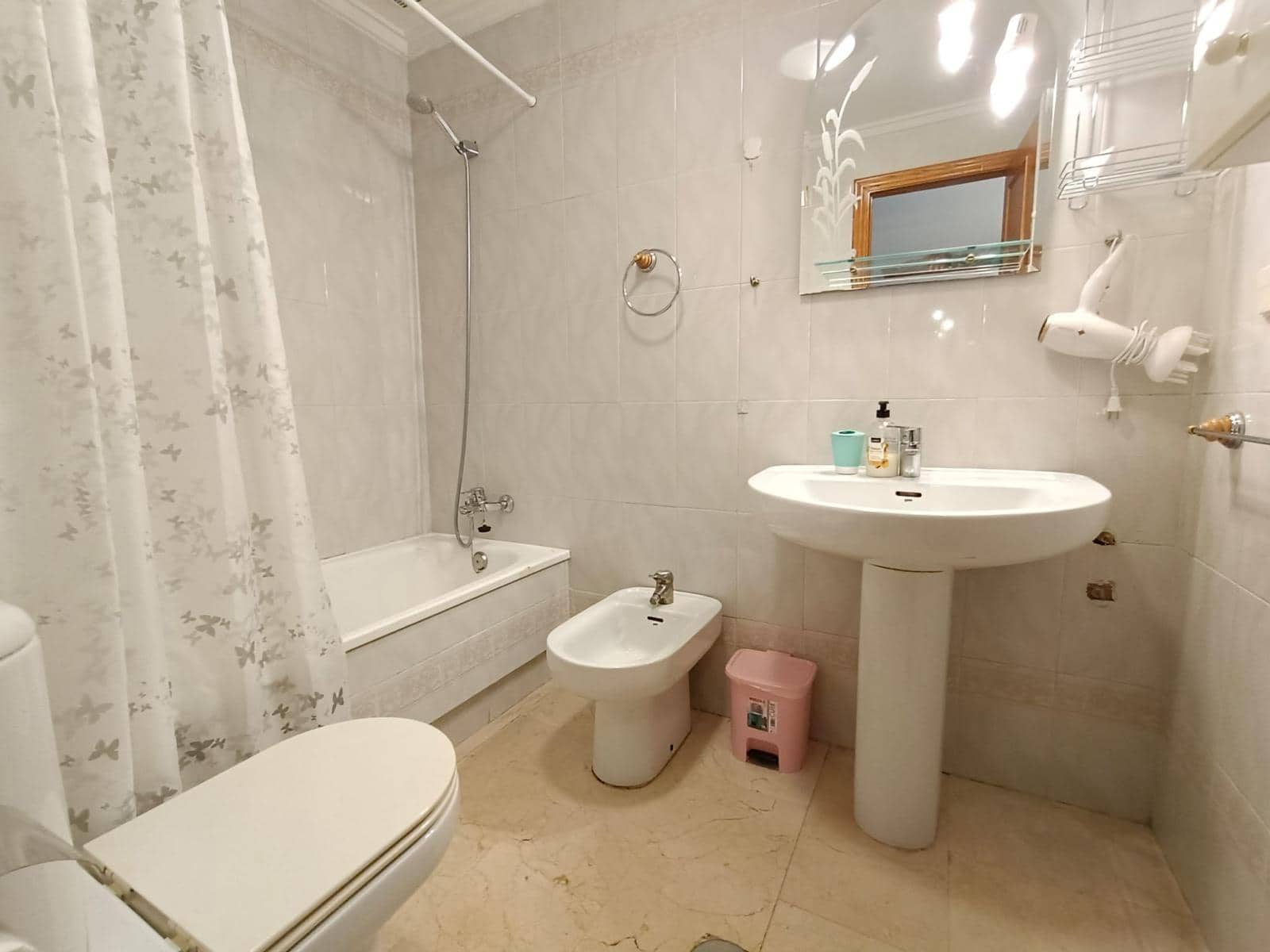 Apartamento en Torrevieja en venta - 125.000 € (Ref: 9877310)