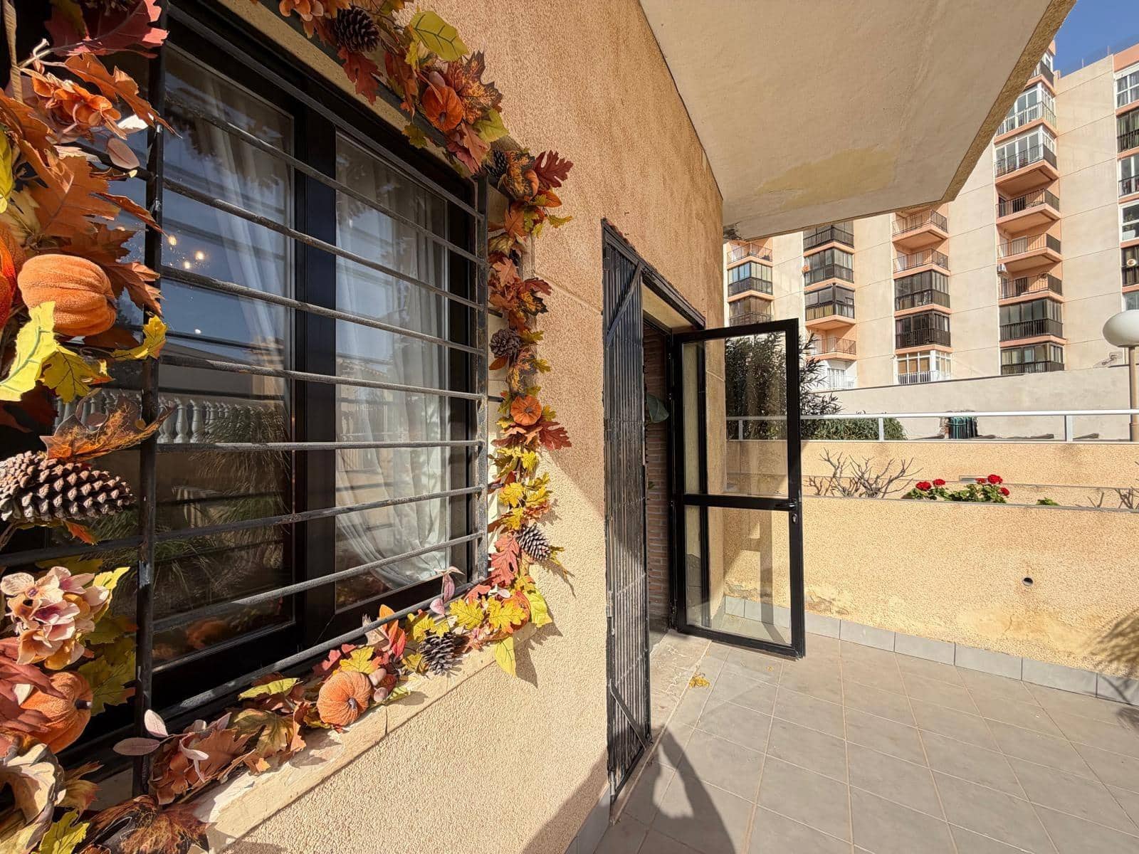 1 bedroom Commercial for sale in Torrevieja - € 155,000 (Ref: 9877315)