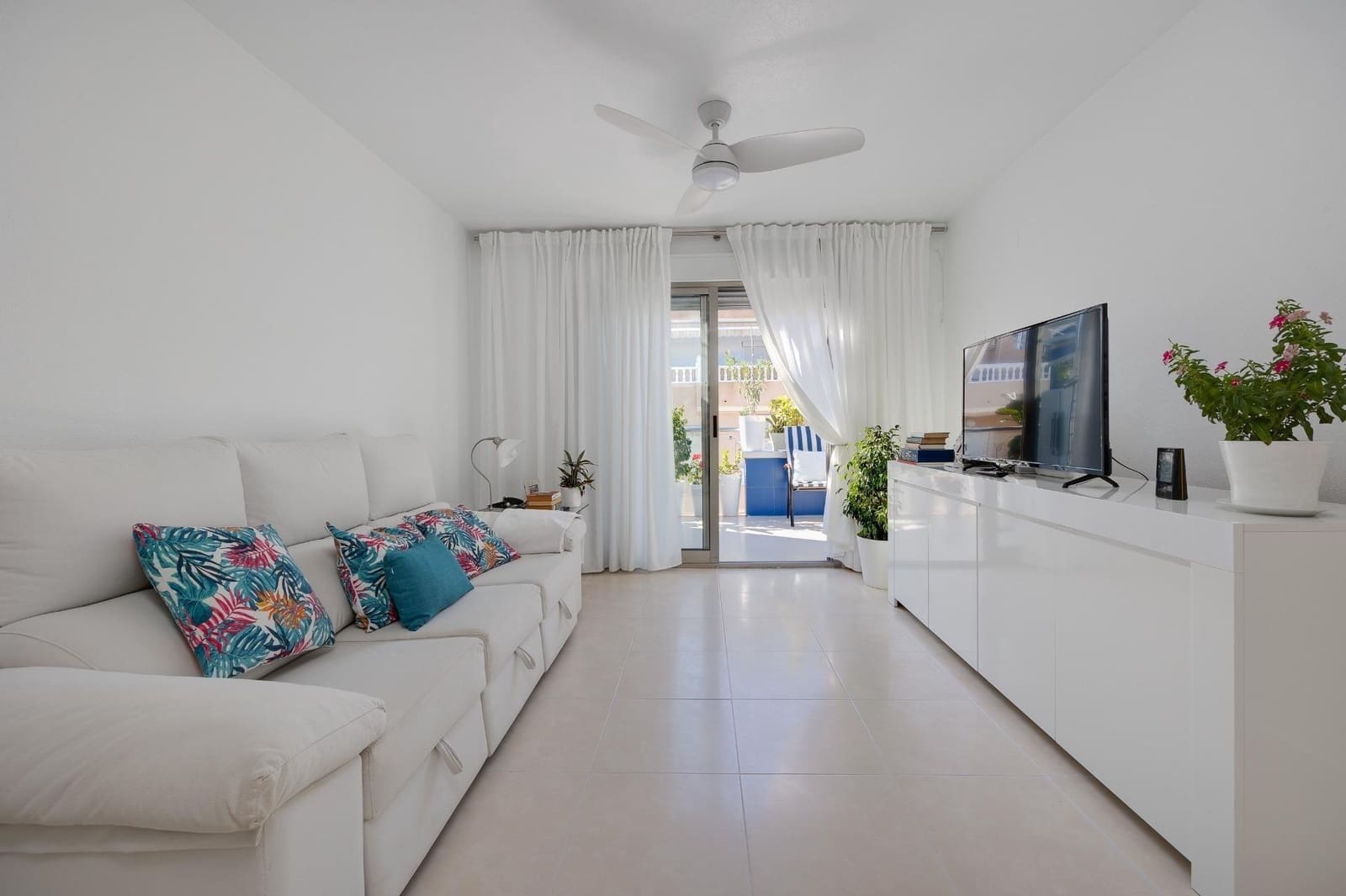 Ático de 3 habitaciones en Torrevieja en venta con piscina - 350.000 € (Ref: 9877336)