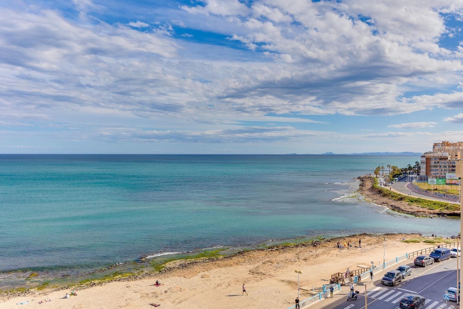 Ático de 3 habitaciones en Torrevieja en venta con piscina - 350.000 € (Ref: 9877336)