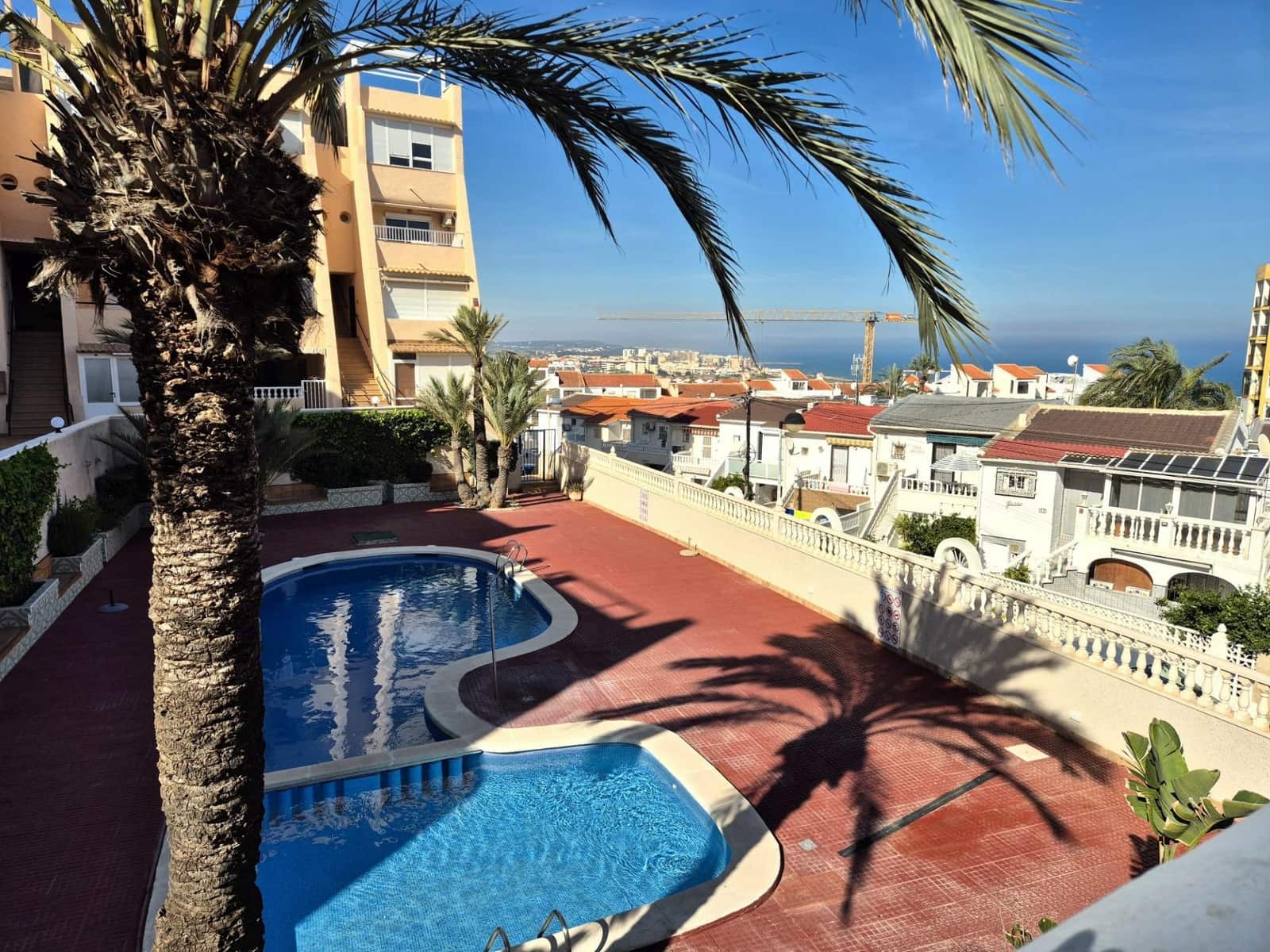 Apartamento de 1 habitación en Torrevieja en venta con piscina - 149.000 € (Ref: 9877341)