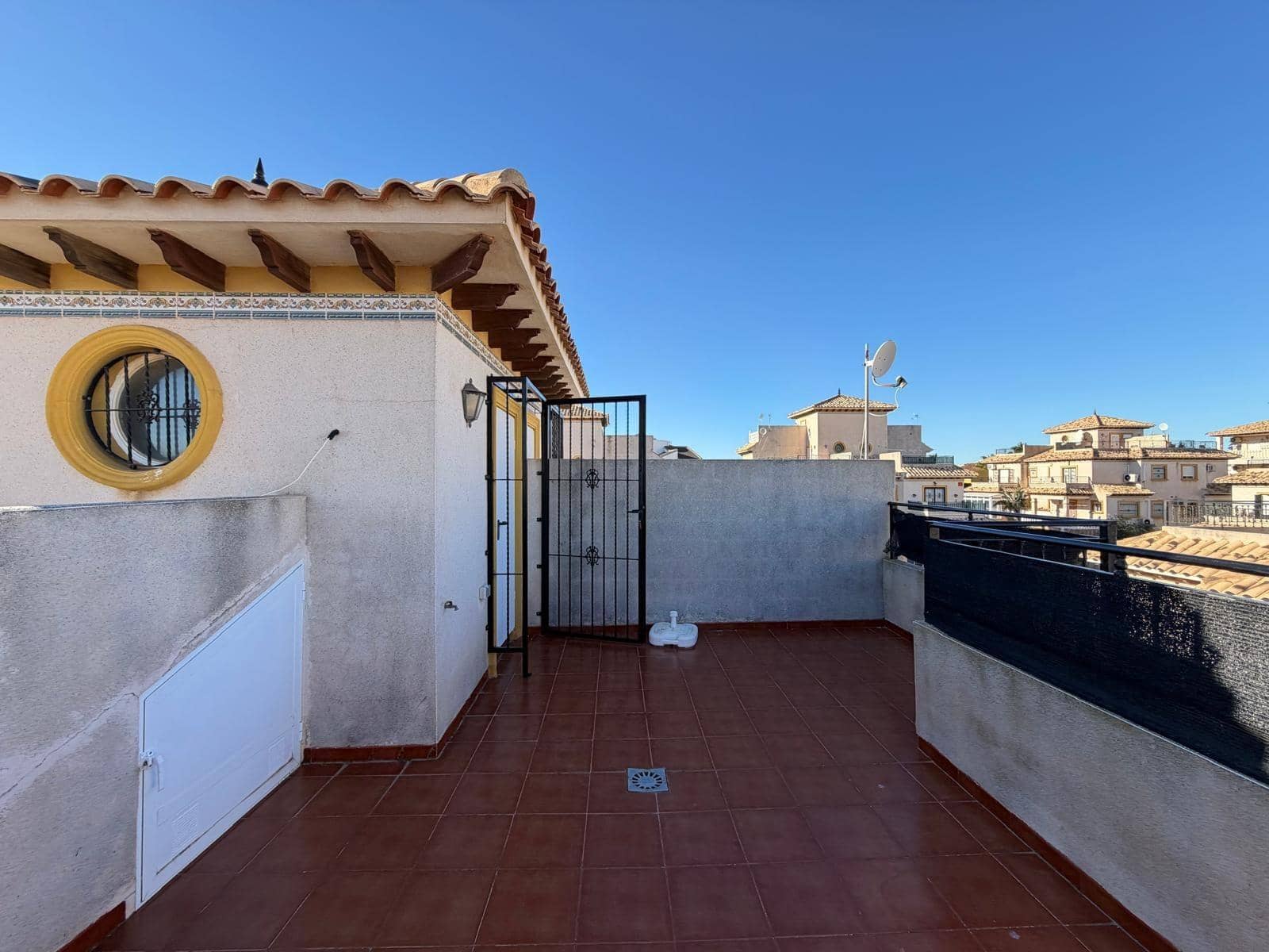 2 quarto Casa em Banda para venda em Orihuela Costa com piscina - 219 900 € (Ref: 9877346)