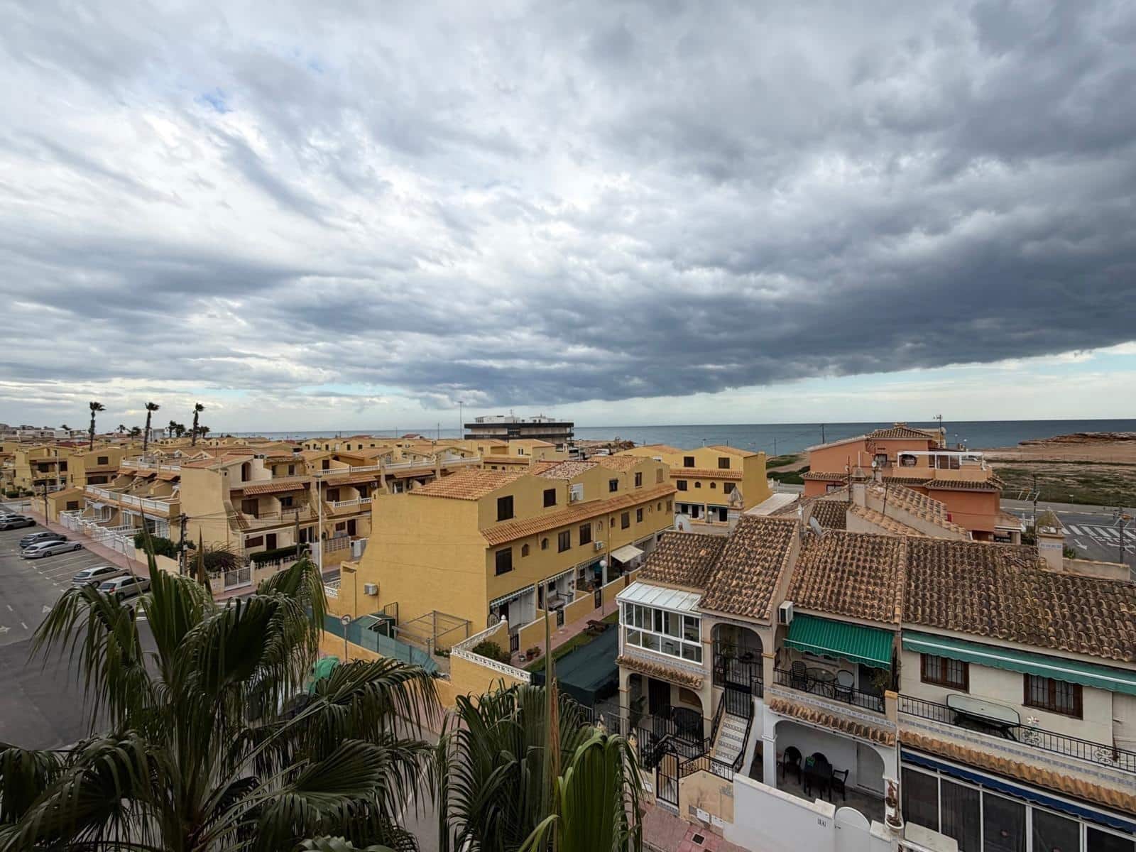 3 soverom Penthouse til salgs i Torrevieja med svømmebasseng - € 470 000 (Ref: 9877356)