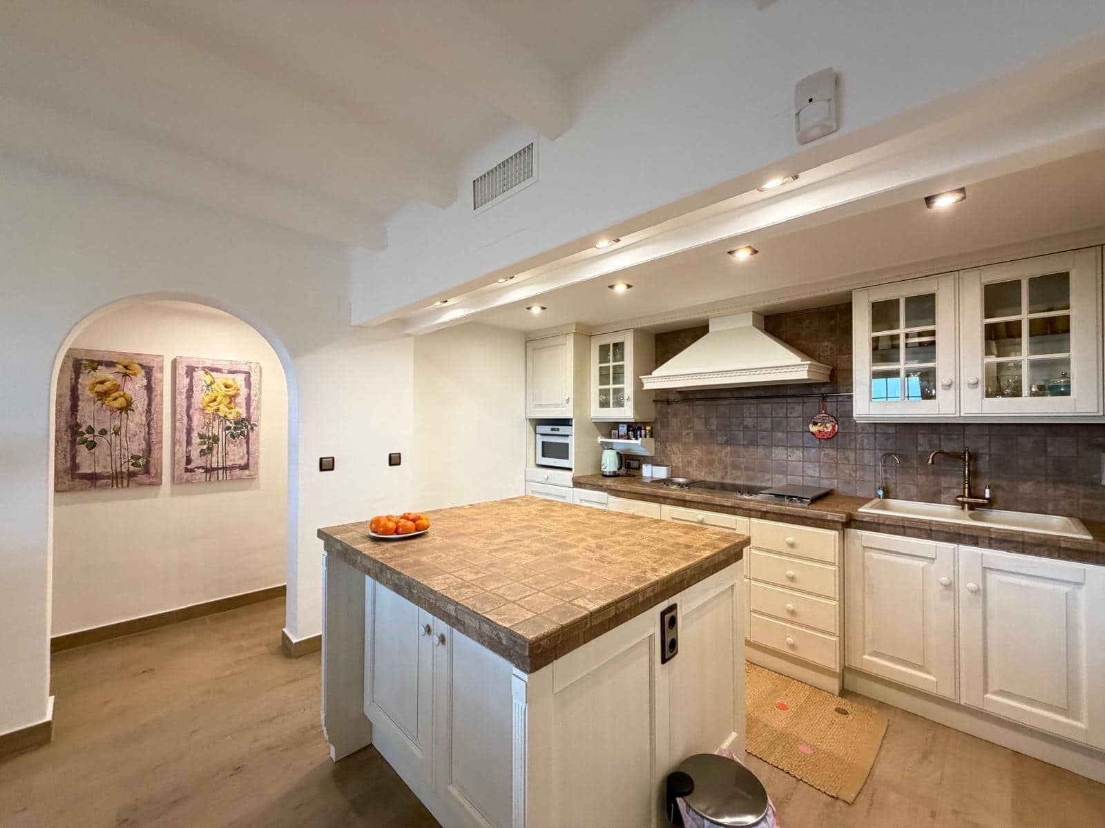 3 soverom Penthouse til salgs i Torrevieja med svømmebasseng - € 470 000 (Ref: 9877356)