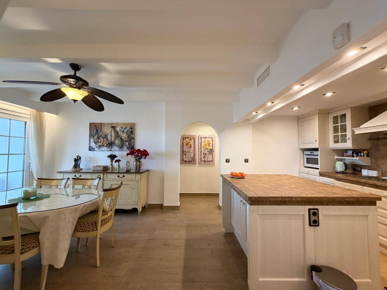 3 soverom Penthouse til salgs i Torrevieja med svømmebasseng - € 470 000 (Ref: 9877356)